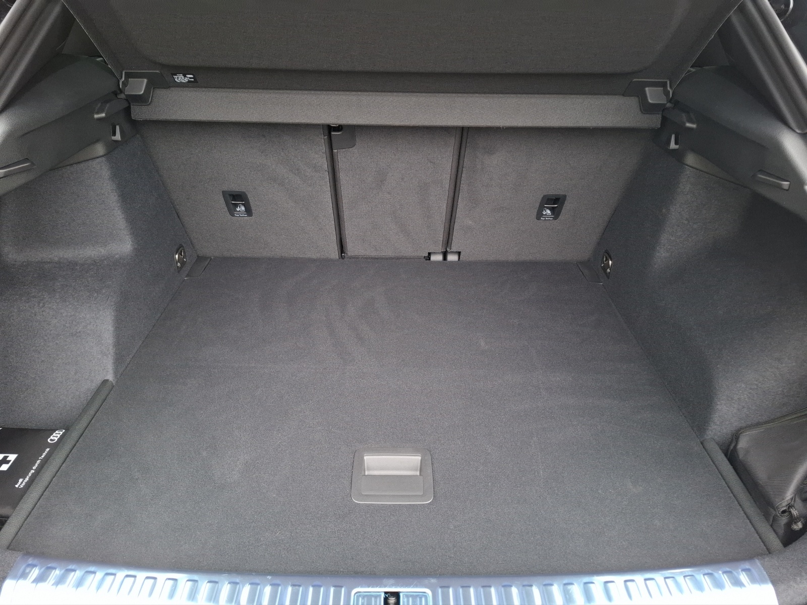 Fahrzeugabbildung Audi Q3 40 TFSI S-line quattro S-tronic LED AHK Navi AVC ACC PDC SH 18