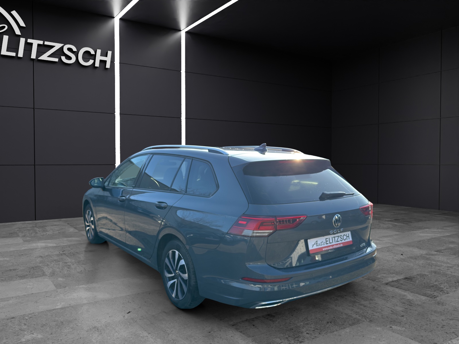 Fahrzeugabbildung Volkswagen Golf VIII Variant eTSI Active DSG LED ACC SH Navi RearView AppConnect