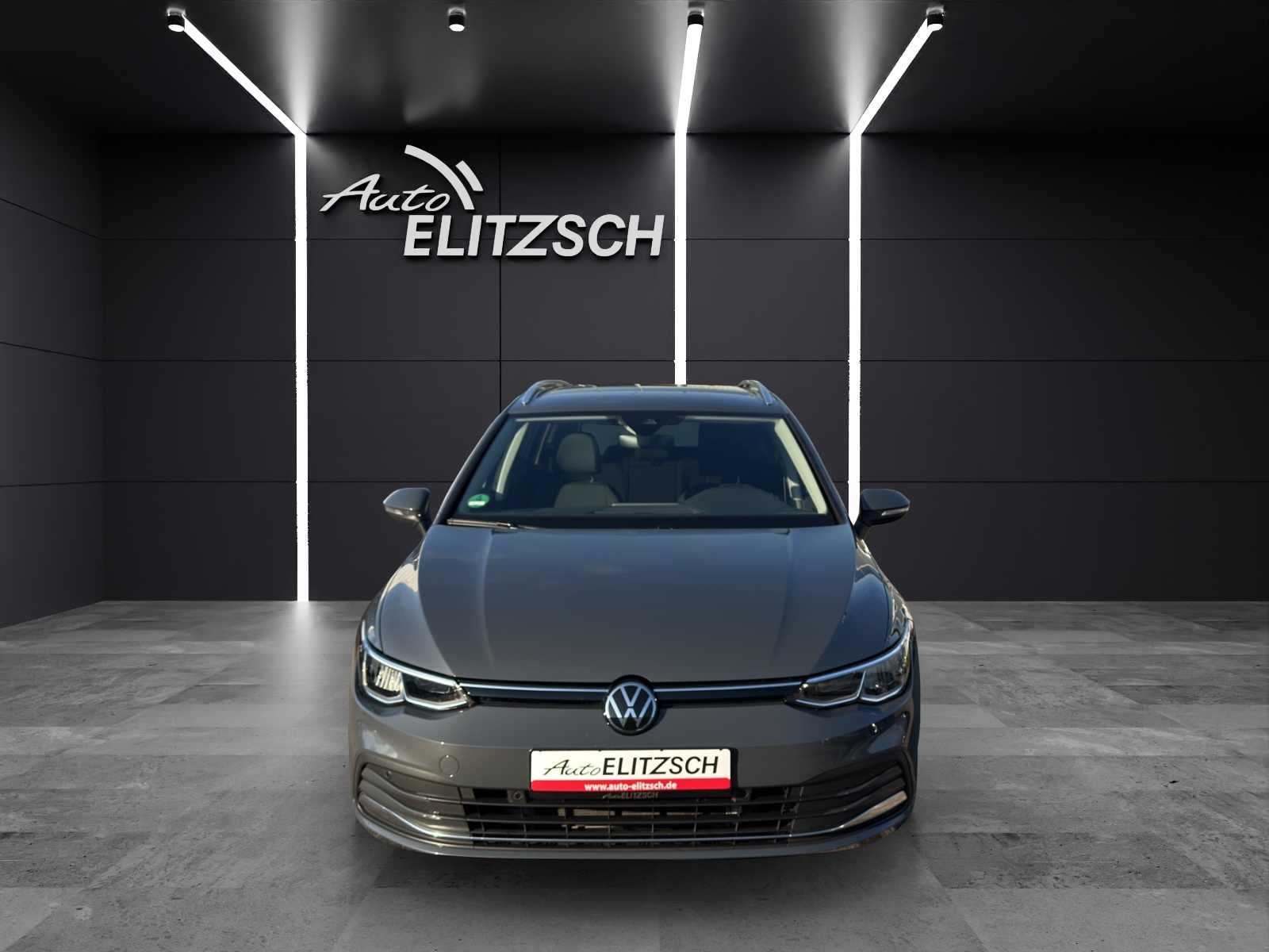 Fahrzeugabbildung Volkswagen Golf VIII Variant eTSI Active DSG LED ACC SH Navi RearView AppConnect