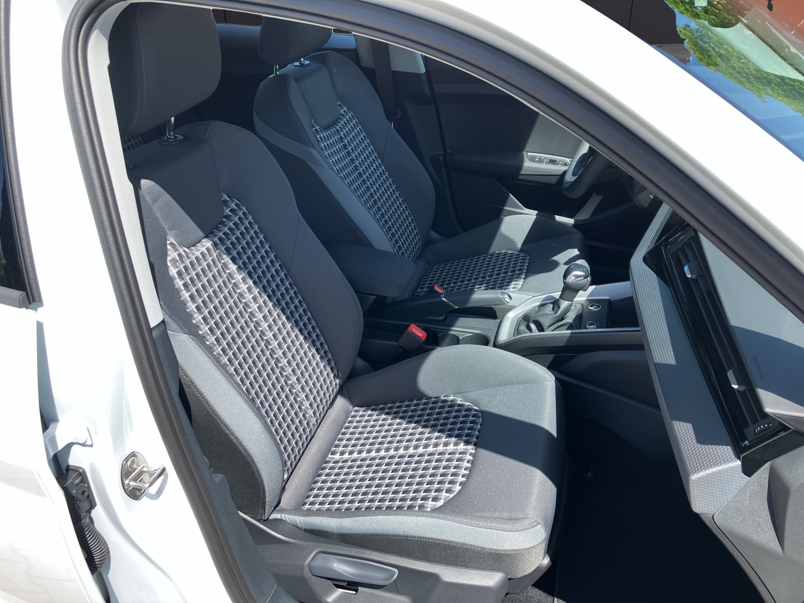 Fahrzeugabbildung Audi A1 Sportback 30 TFSI advanced LED, NAVI, DAB