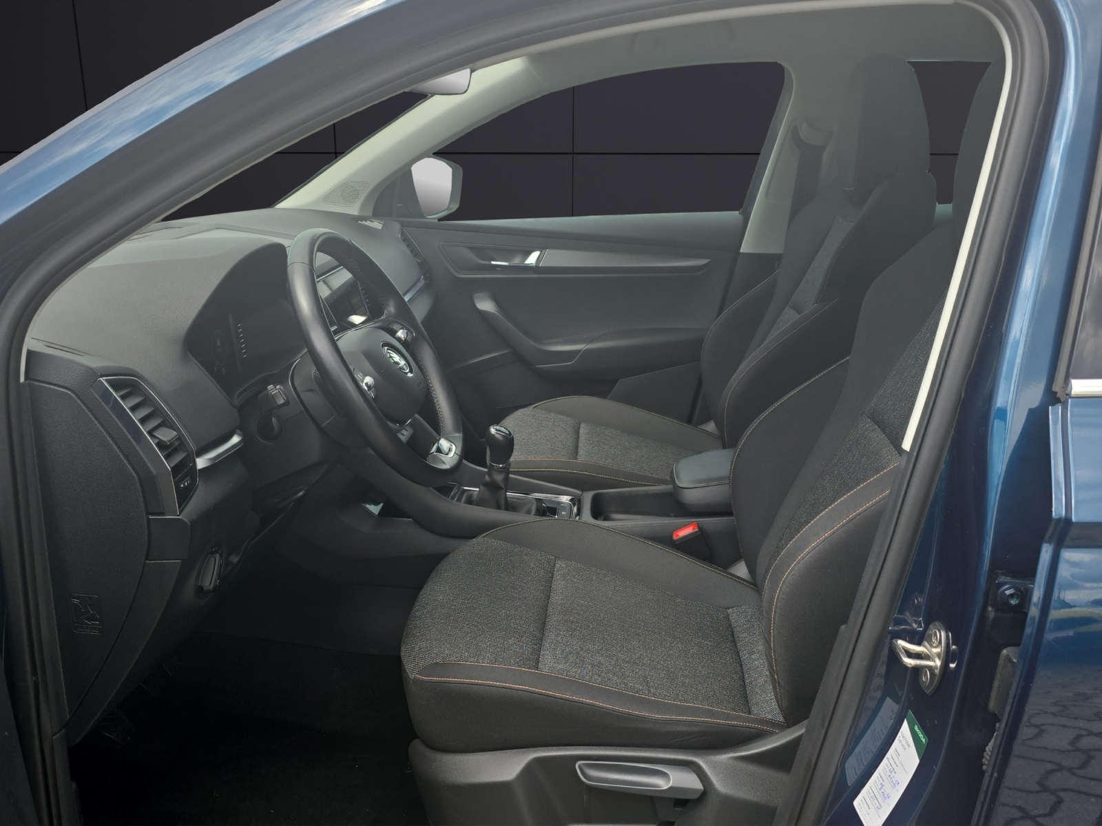 Fahrzeugabbildung SKODA Karoq Clever LED Navi AHK RFK VC SHZ