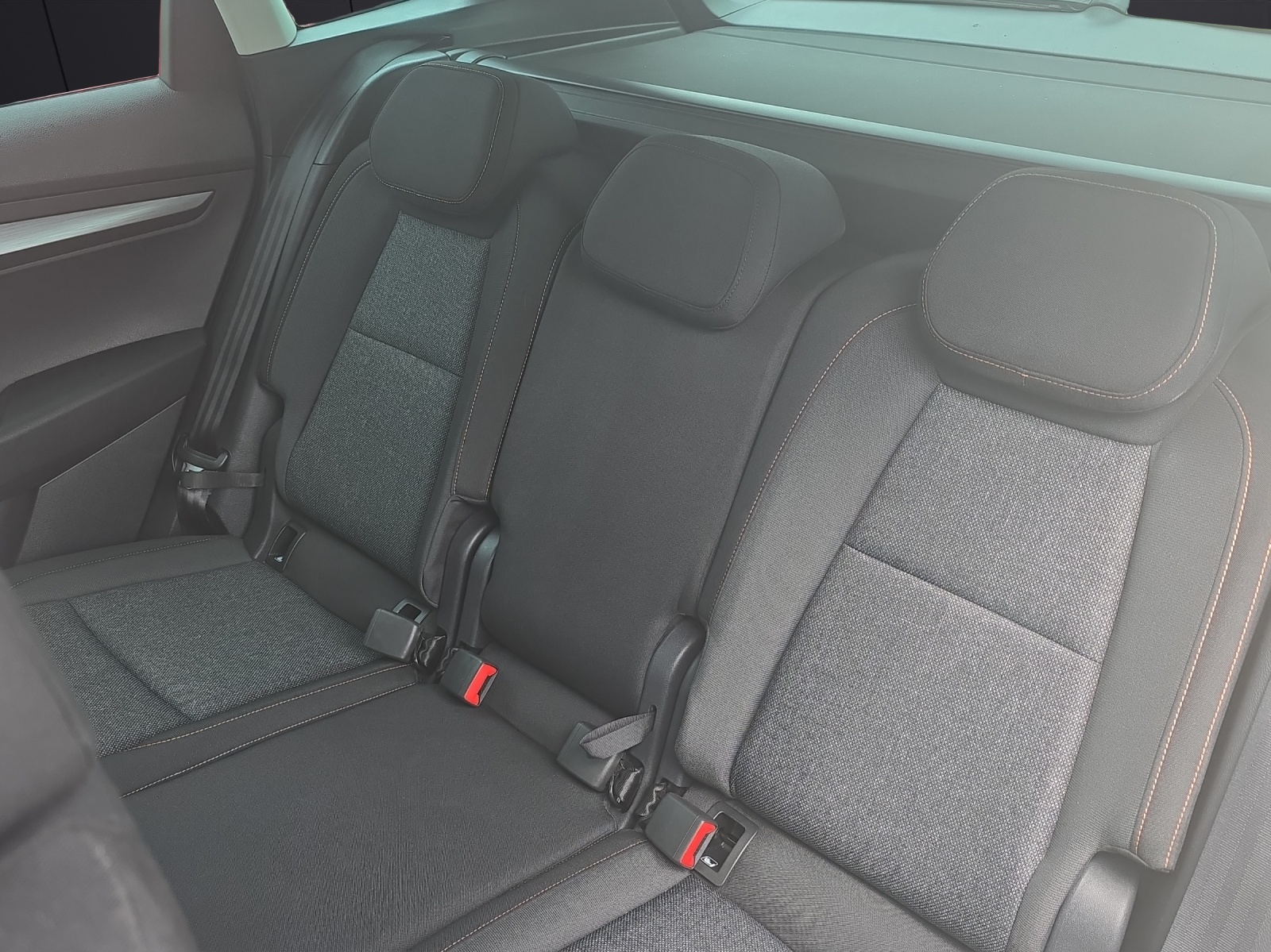 Fahrzeugabbildung SKODA Karoq Clever LED Navi AHK RFK VC SHZ