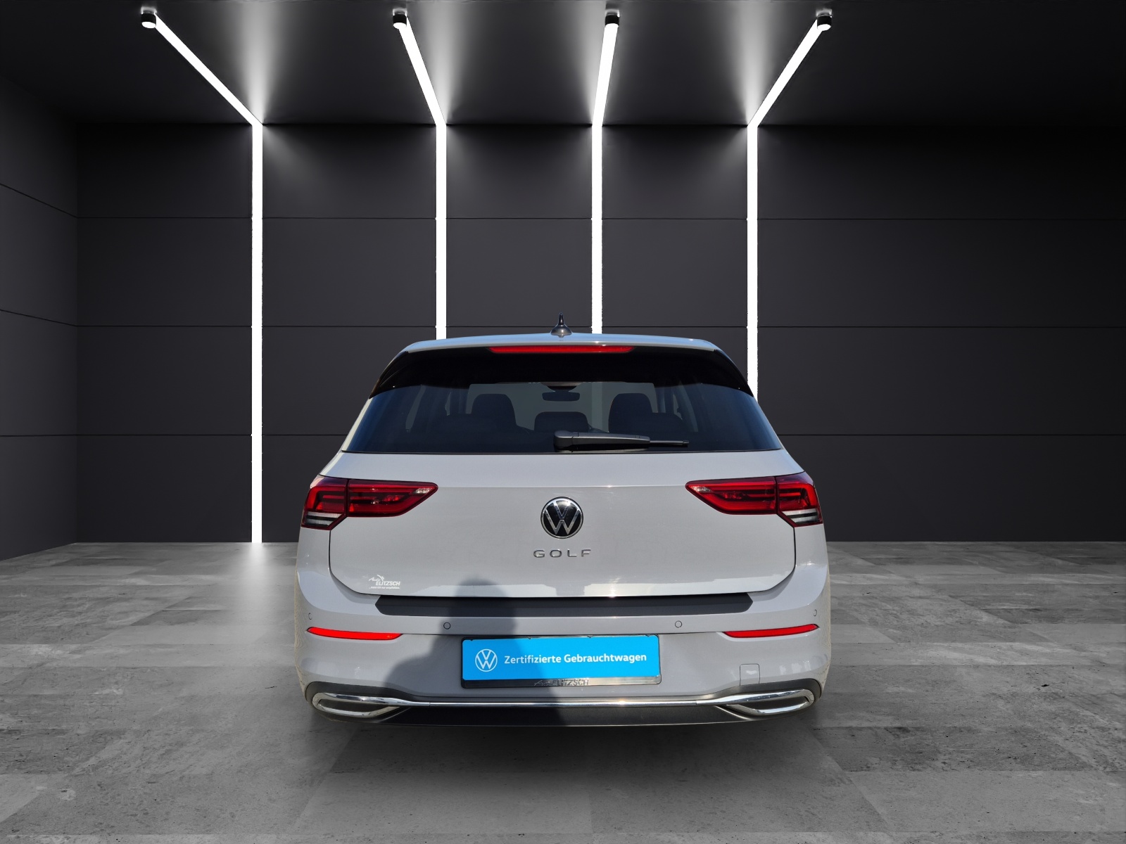 Fahrzeugabbildung Volkswagen Golf VIII TDI DSG AHK PANO RFK HuD ACC LED AID NAVI