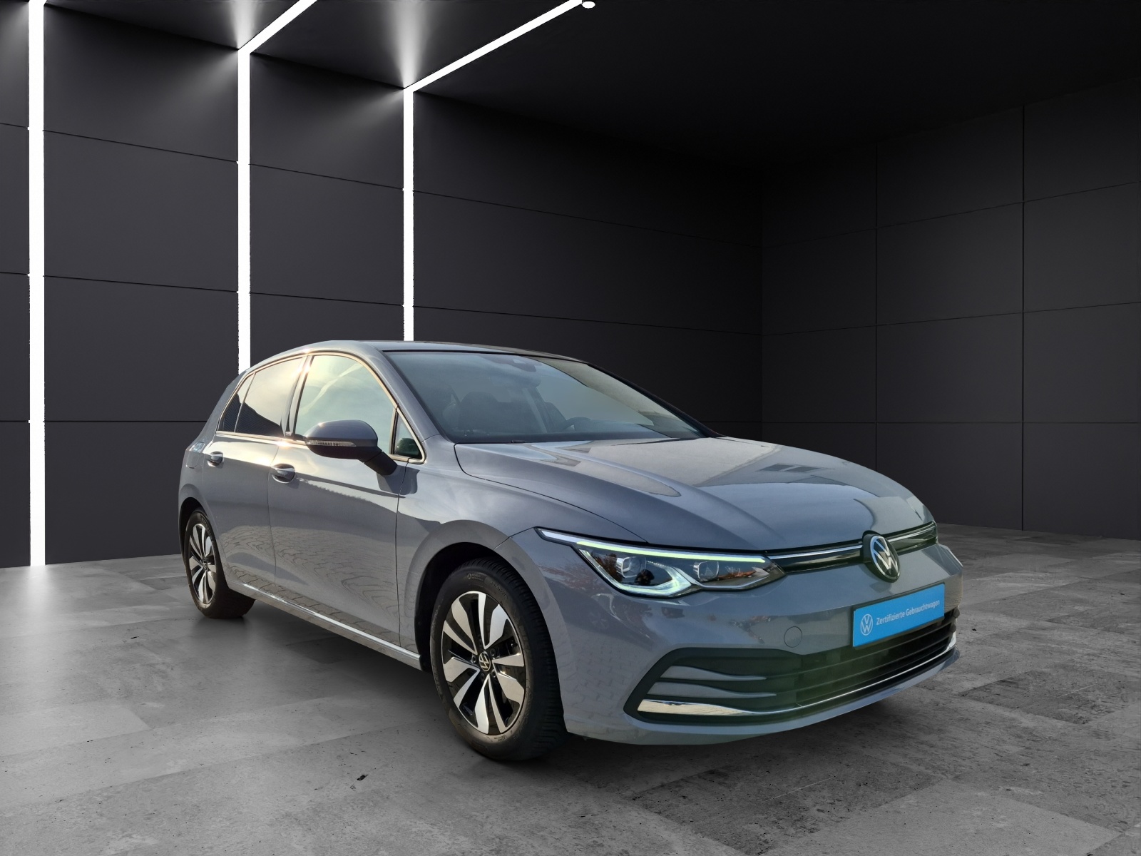 Fahrzeugabbildung Volkswagen Golf VIII TDI DSG AHK PANO RFK HuD ACC LED AID NAVI