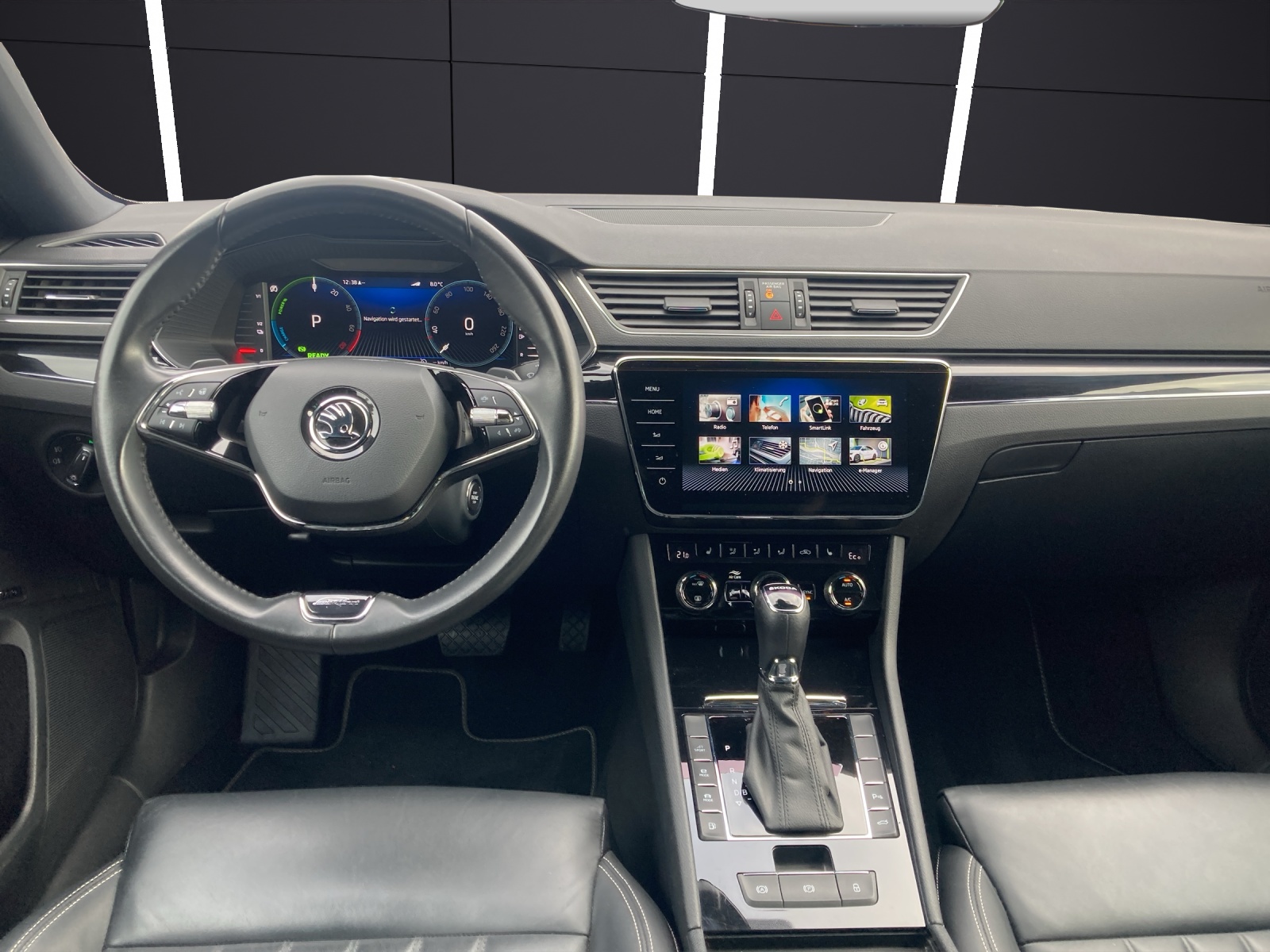 Fahrzeugabbildung SKODA Superb Combi L&K iV