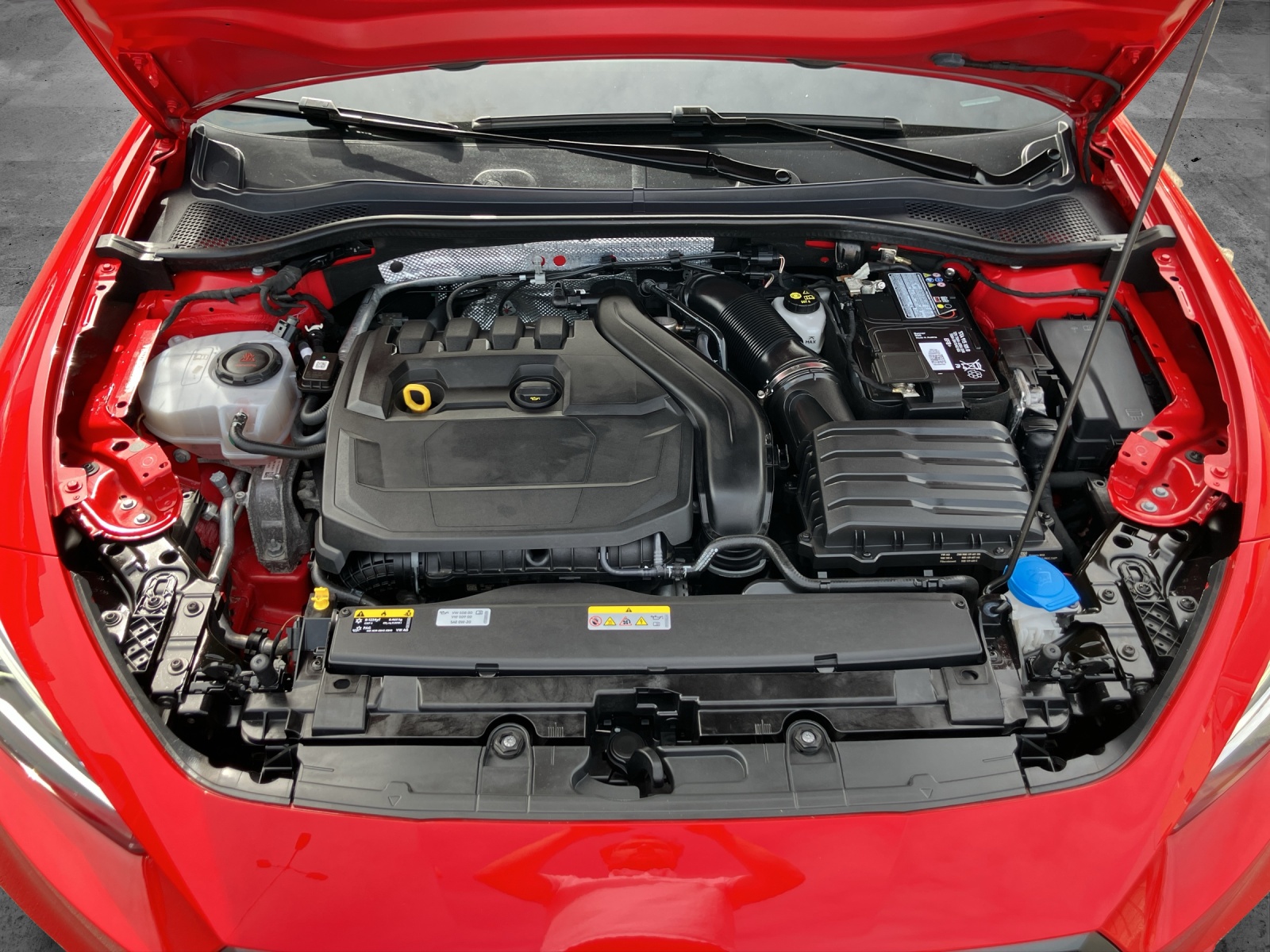 Fahrzeugabbildung SEAT Leon TSI FR LED Navi AHK -Fahrschule-