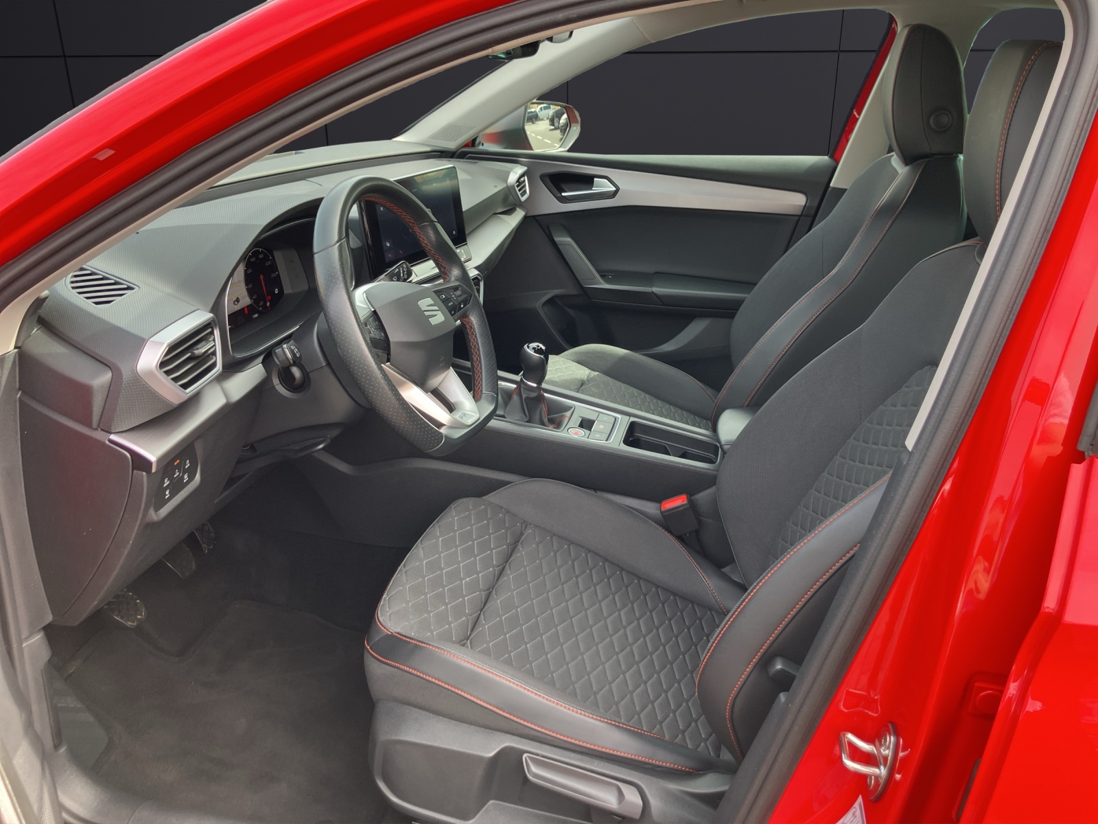 Fahrzeugabbildung SEAT Leon TSI FR LED Navi AHK -Fahrschule-