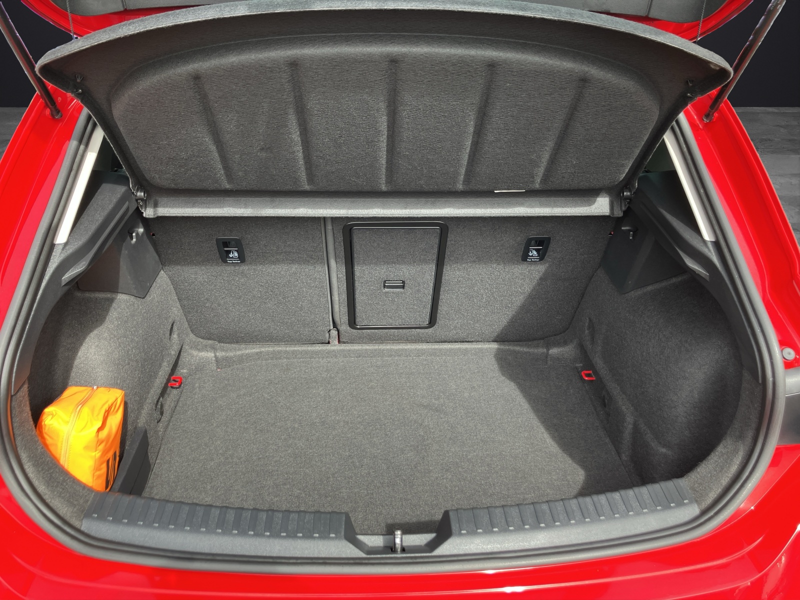 Fahrzeugabbildung SEAT Leon TSI FR LED Navi AHK -Fahrschule-