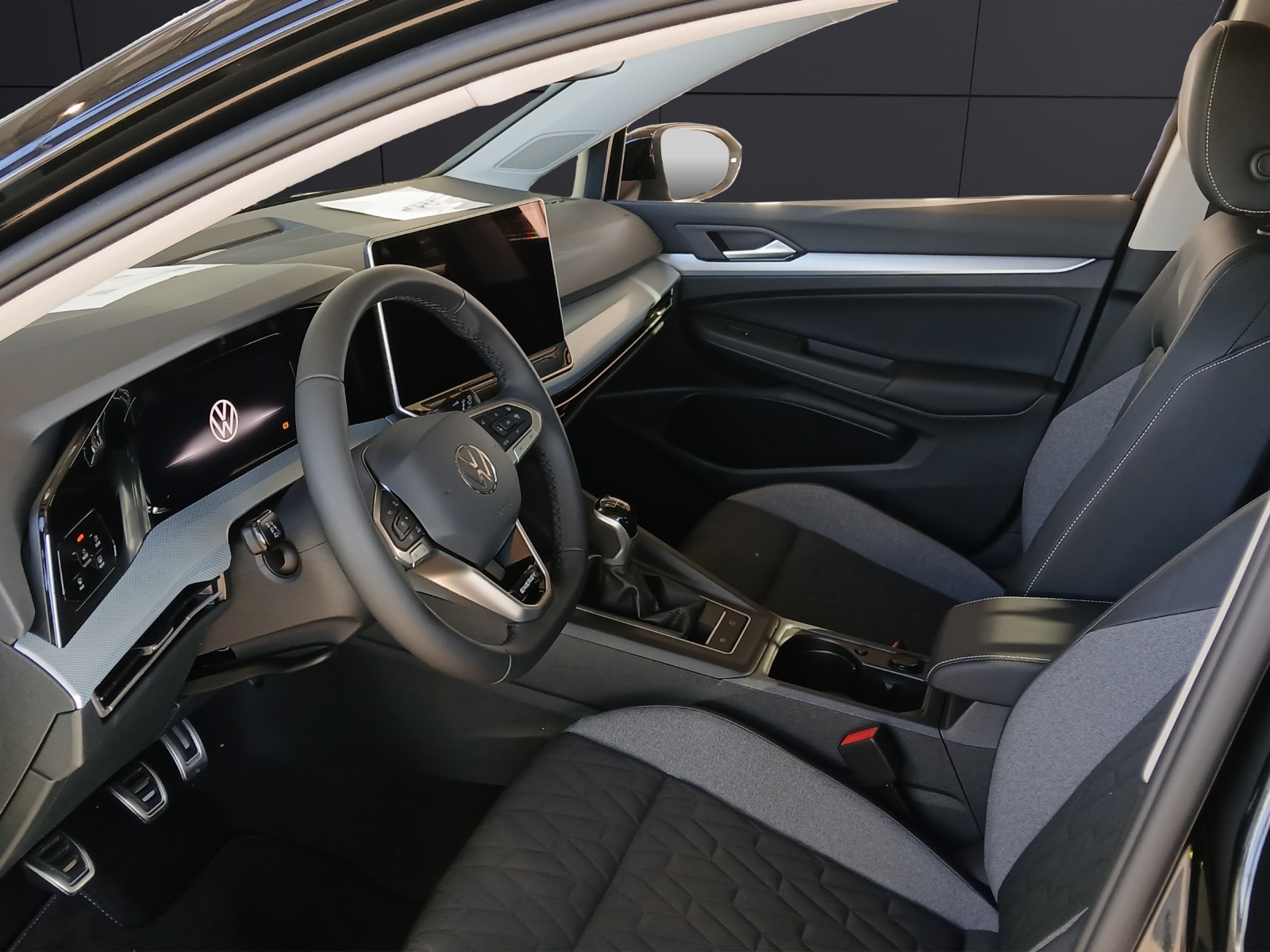 Fahrzeugabbildung Volkswagen Golf VIII Variant Goal TDI AHZV ACC Ready2Discover RearView