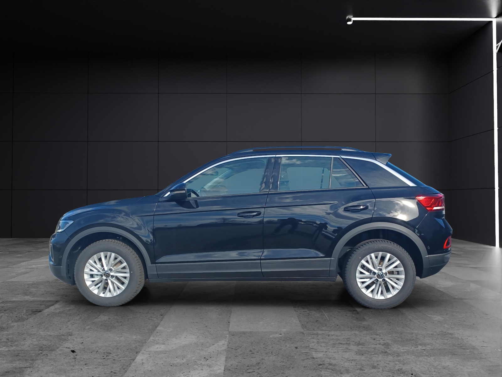 Fahrzeugabbildung Volkswagen T-Roc TSI Life LED CarPlay AID ACC RFK SH LM