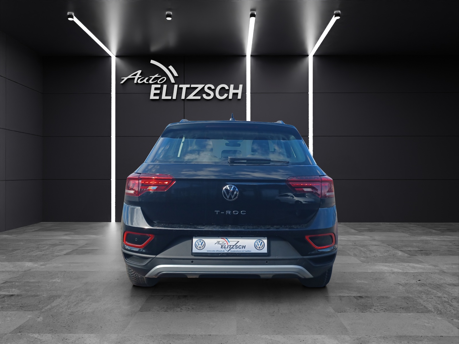 Fahrzeugabbildung Volkswagen T-Roc TSI Life LED CarPlay AID ACC RFK SH LM