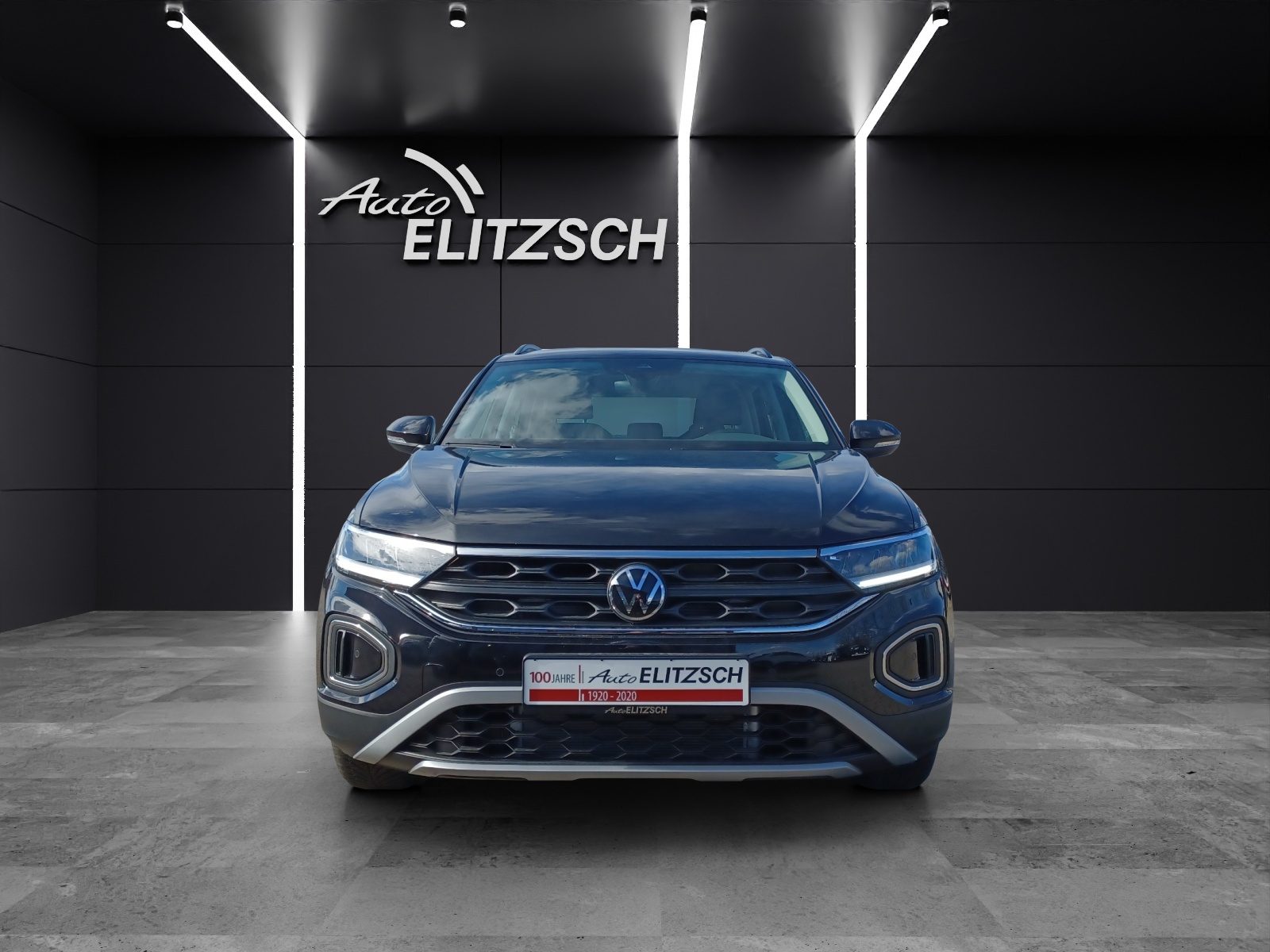 Fahrzeugabbildung Volkswagen T-Roc TSI Life LED CarPlay AID ACC RFK SH LM