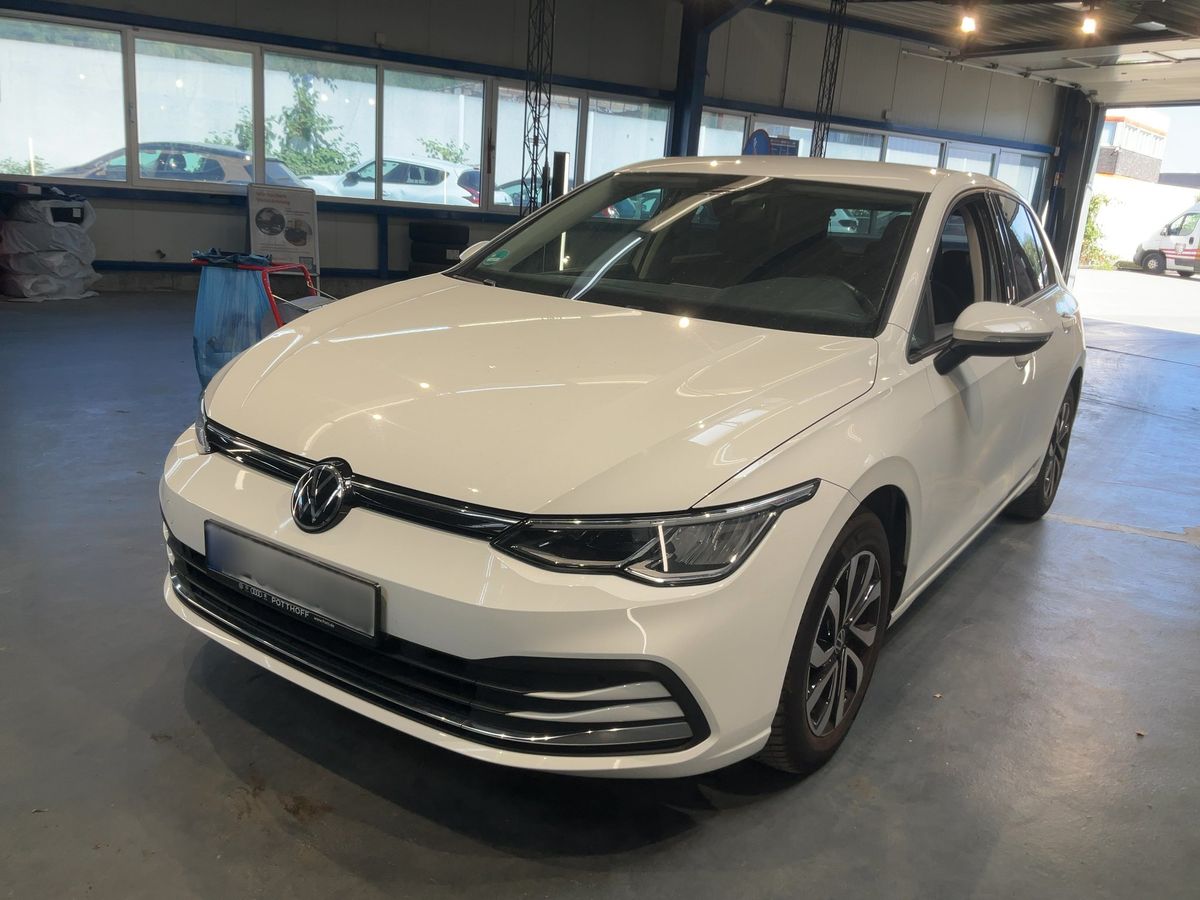 Fahrzeugabbildung Volkswagen Golf VIII TSI Active LED Navi AID SHZ PDC