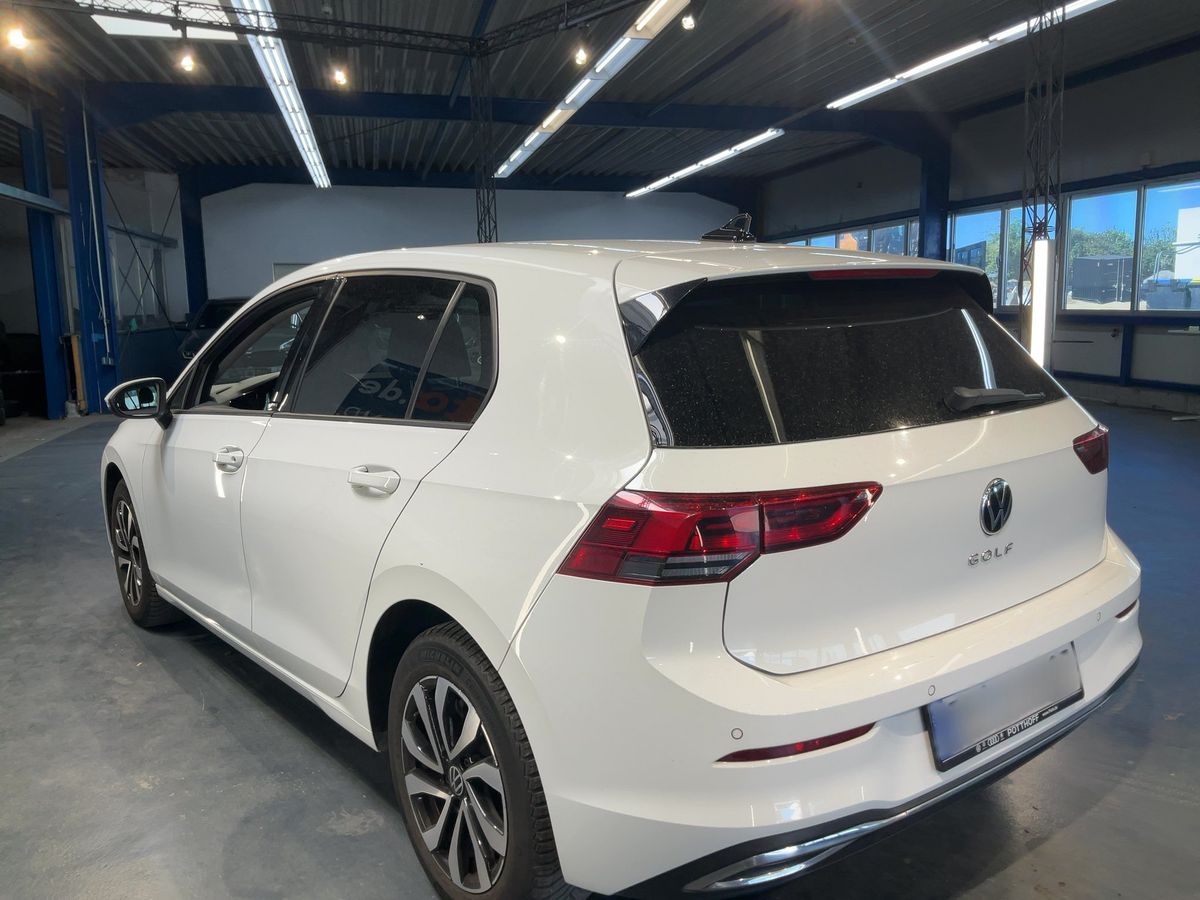 Fahrzeugabbildung Volkswagen Golf VIII TSI Active LED Navi AID SHZ PDC