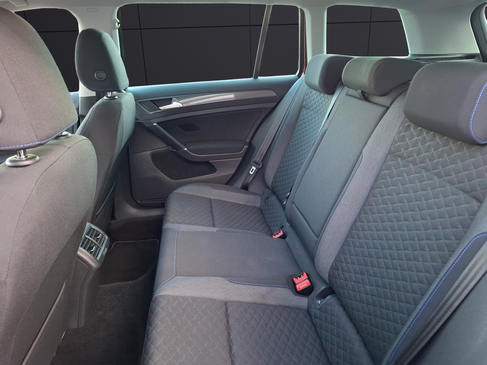 Fahrzeugabbildung Volkswagen Golf VII Variant TSI Join Navi Climatronic RFK SH