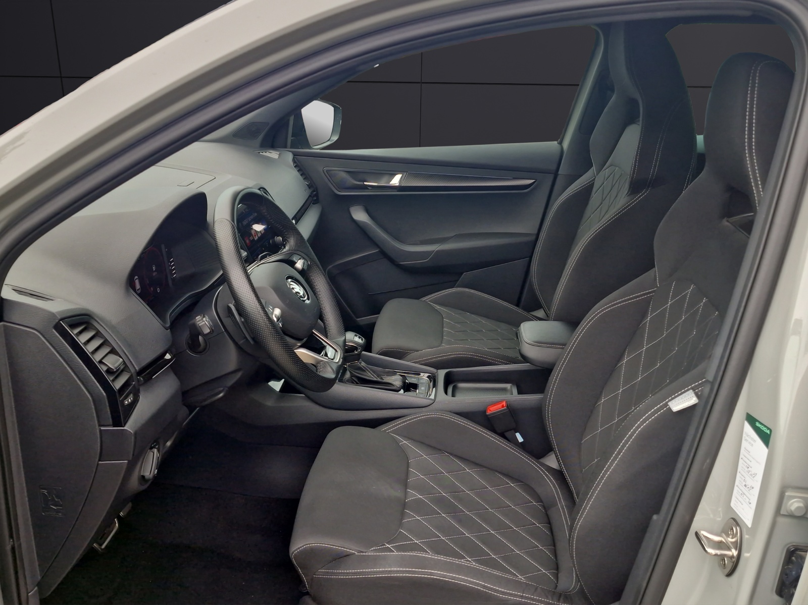 Fahrzeugabbildung SKODA Karoq Sportline 4x4 MATRIX AHZ VC