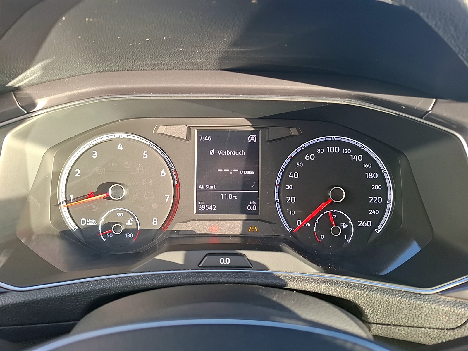 Fahrzeugabbildung Volkswagen T-Roc TSI IQ-Drive LED CarPlay ACC SHZ Park-Assist