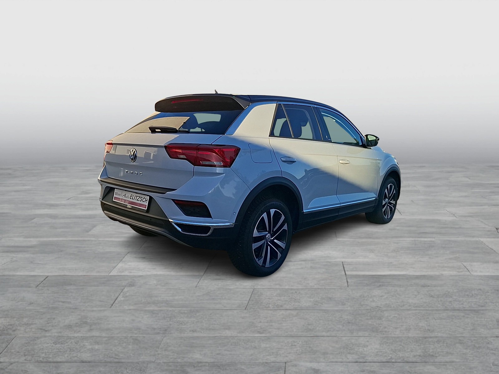 Fahrzeugabbildung Volkswagen T-Roc TSI IQ-Drive LED CarPlay ACC SHZ Park-Assist