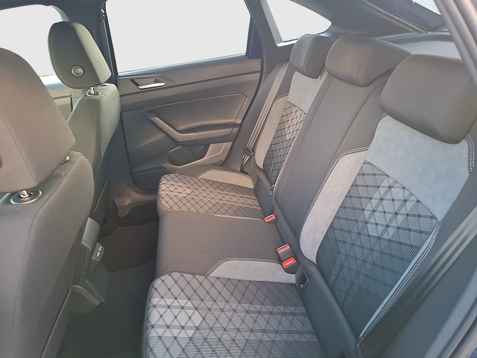 Fahrzeugabbildung Volkswagen Taigo R-Line DSG AHZV Navi-Pro AppConnect ACC