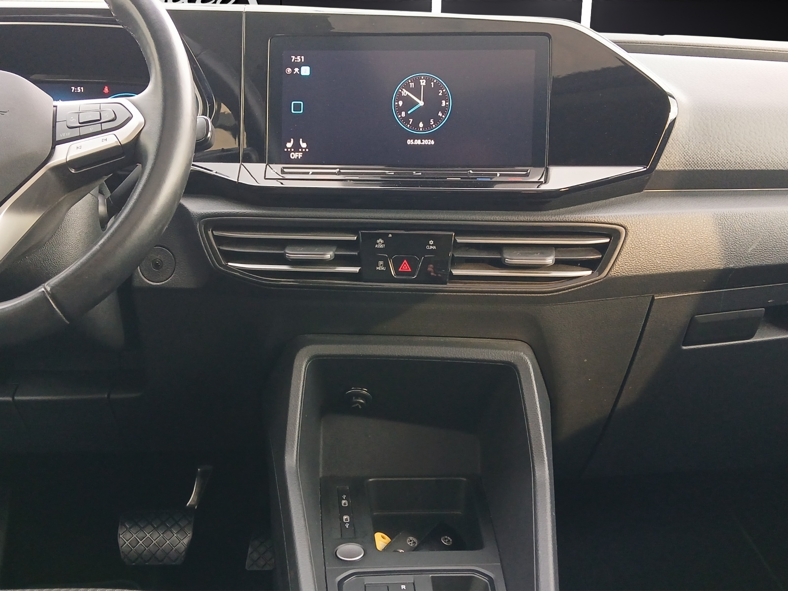 Fahrzeugabbildung Volkswagen Caddy California TDI Maxi DSG STH LED AHK Navi AID Pano GRA PDC SH LM