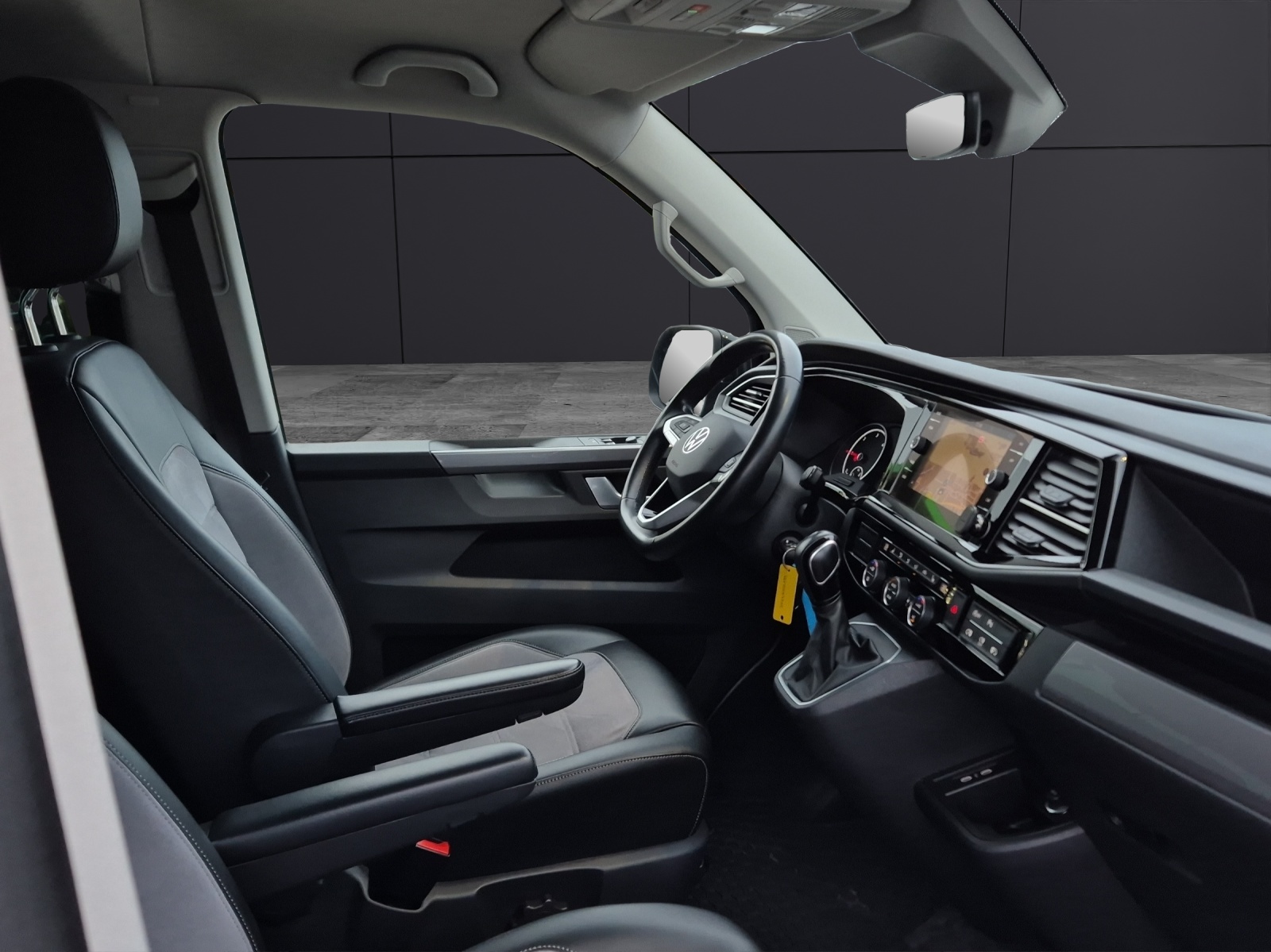 Fahrzeugabbildung Volkswagen T6 Multivan T6.1 TDI Gen-Six DSG Standhzg LED AHK Nabi ACC RFK SH