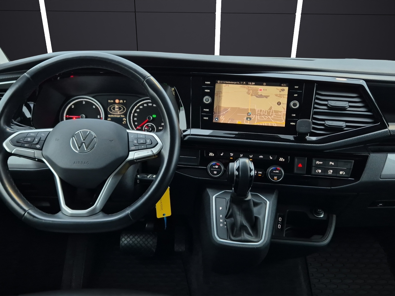 Fahrzeugabbildung Volkswagen T6 Multivan T6.1 TDI Gen-Six DSG Standhzg LED AHK Nabi ACC RFK SH