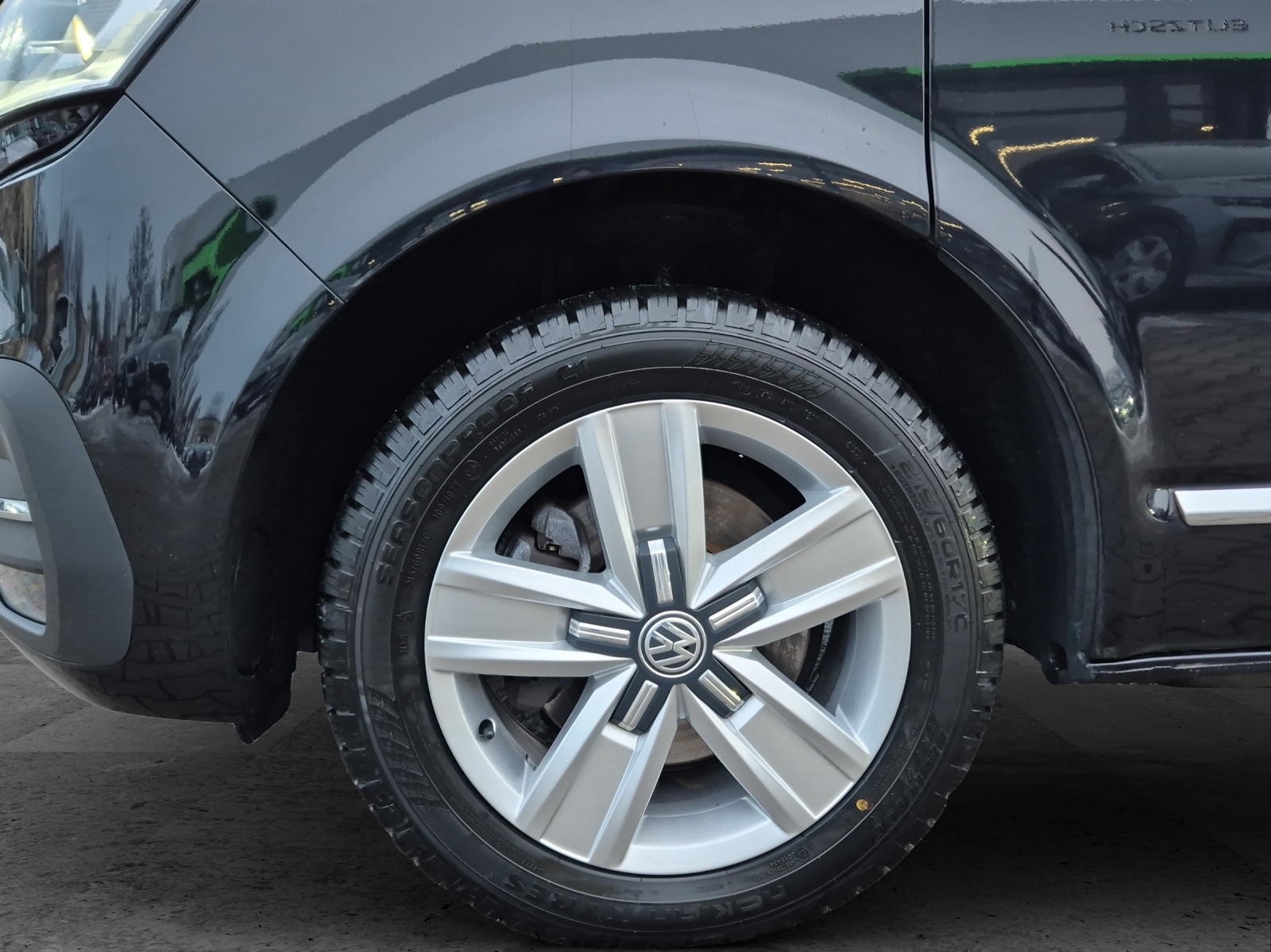 Fahrzeugabbildung Volkswagen T6 Multivan T6.1 TDI Gen-Six DSG Standhzg LED AHK Nabi ACC RFK SH