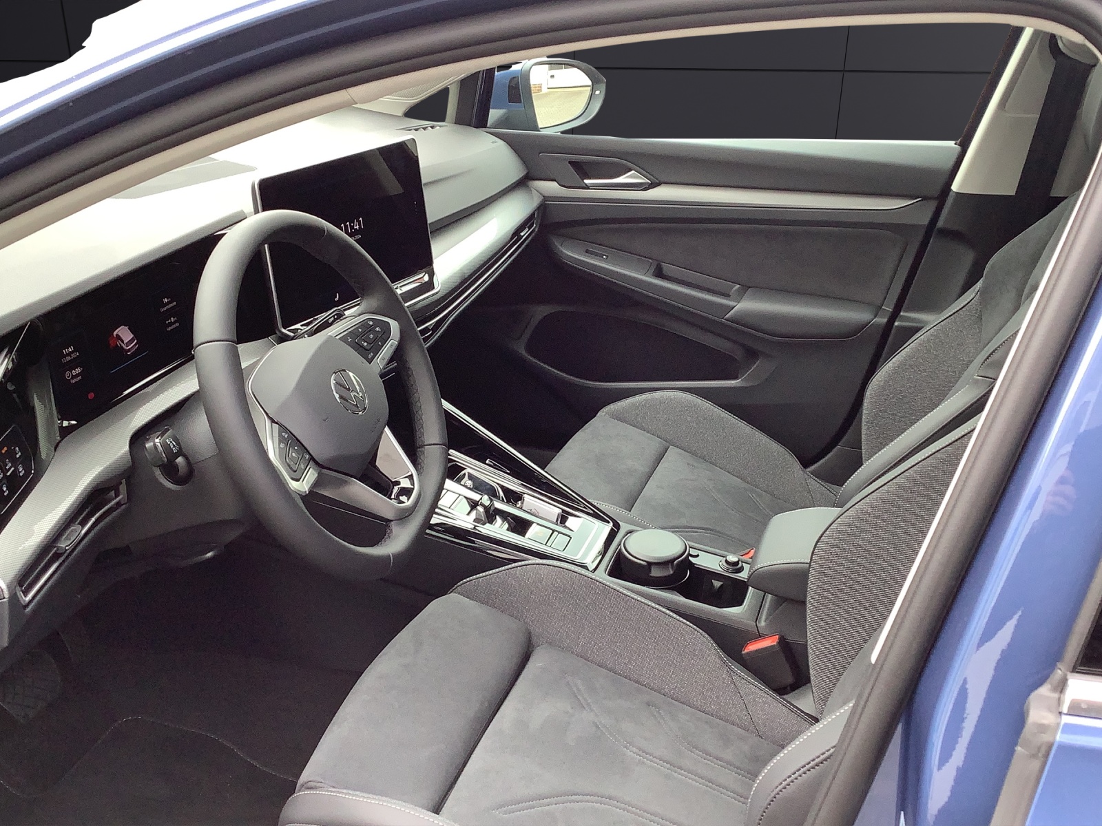 Fahrzeugabbildung Volkswagen Golf VIII Variant TSI Style AHK HuD PANO ACC 360°