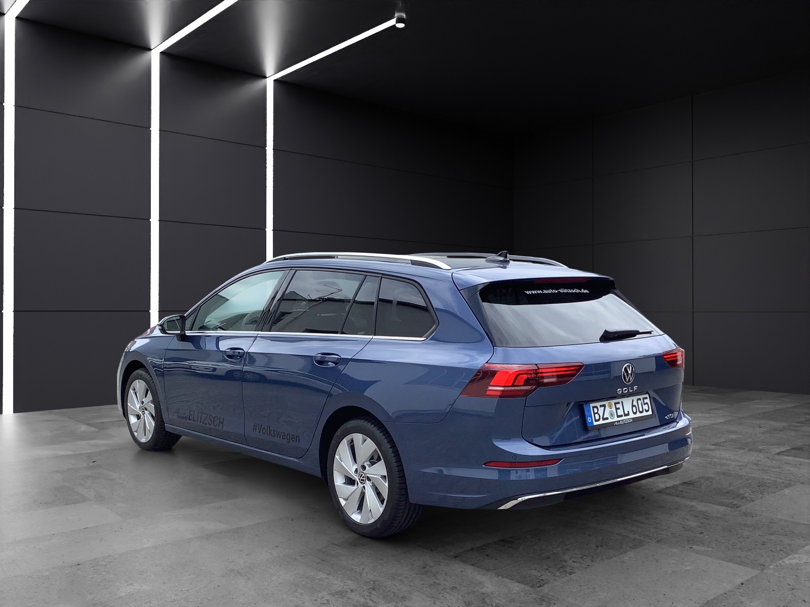 Fahrzeugabbildung Volkswagen Golf VIII Variant TSI Style AHK HuD PANO ACC 360°