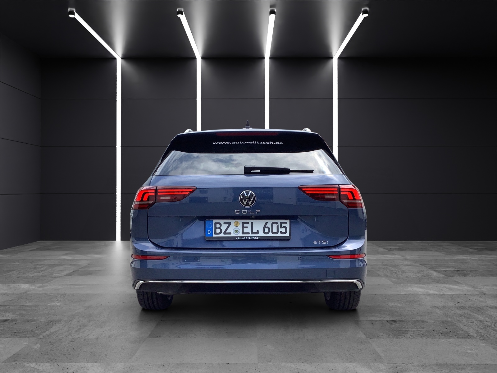 Fahrzeugabbildung Volkswagen Golf VIII Variant TSI Style AHK HuD PANO ACC 360°
