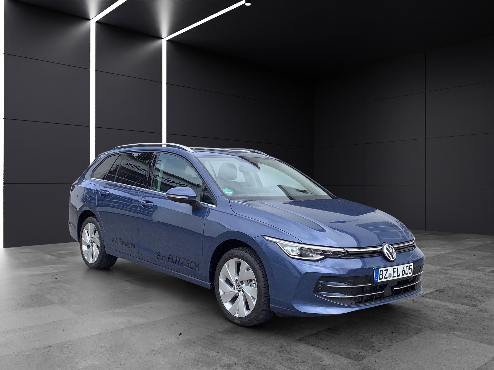 Fahrzeugabbildung Volkswagen Golf VIII Variant TSI Style AHK HuD PANO ACC 360°