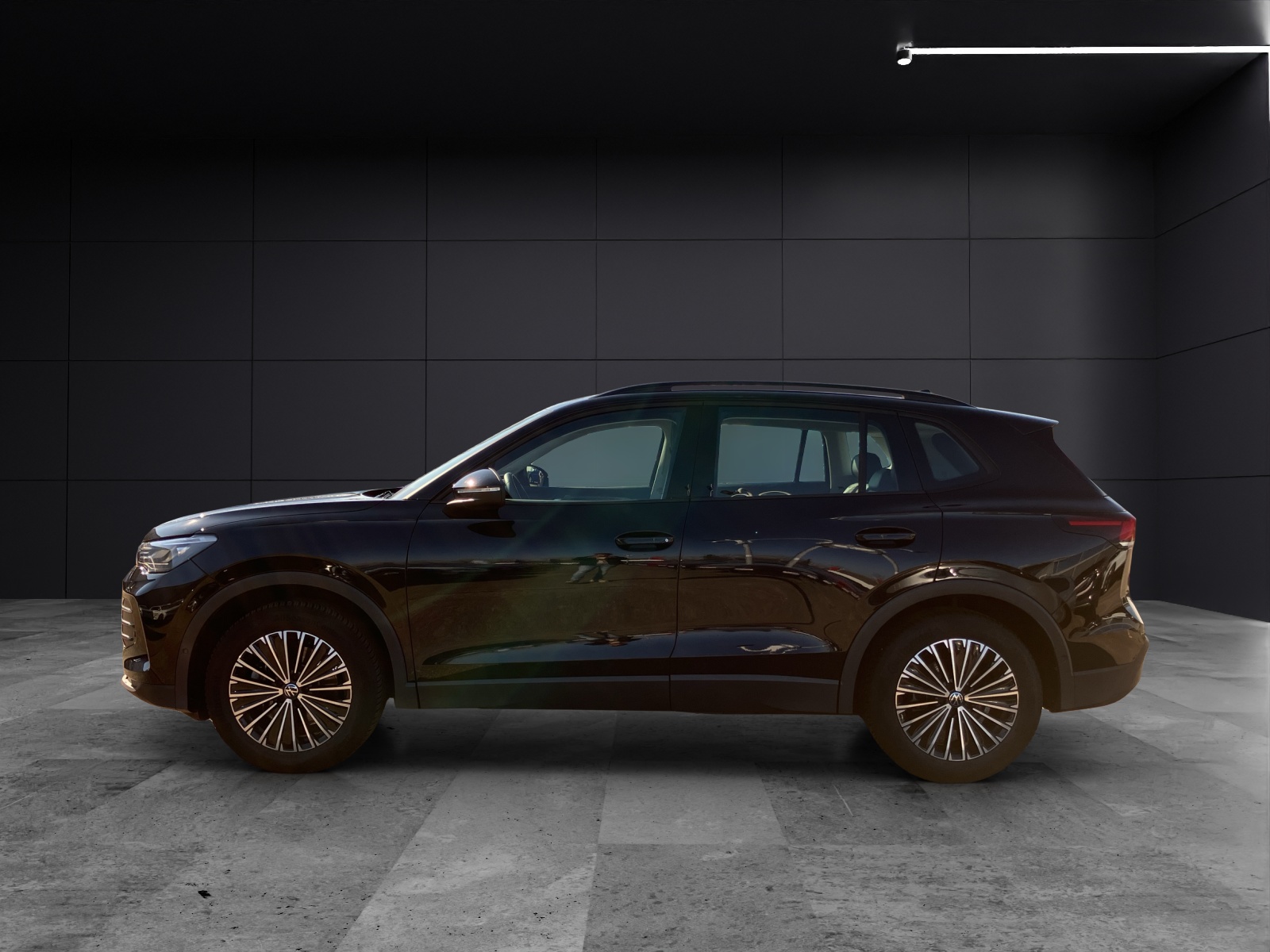 Fahrzeugabbildung Volkswagen Tiguan TDI DSG AHK RFK AppCon HuD ACC Lane-Assist SHZ NAVI LM