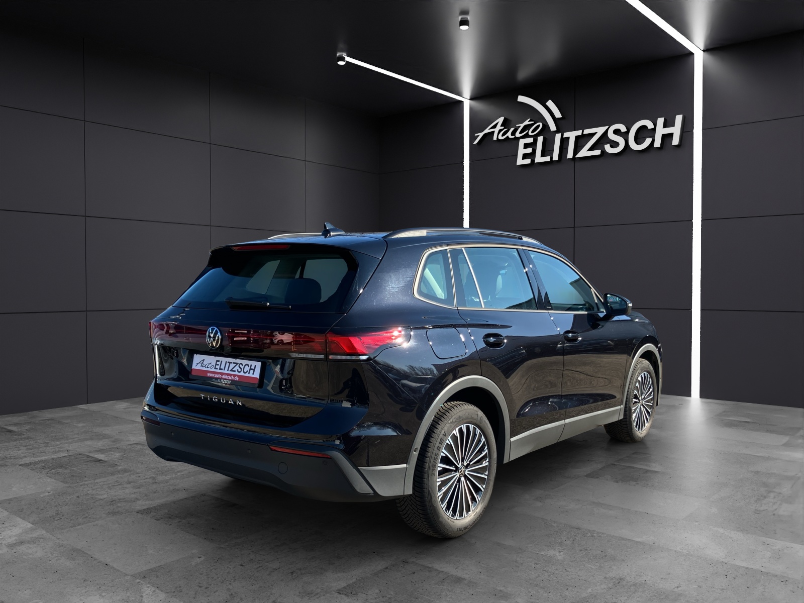 Fahrzeugabbildung Volkswagen Tiguan TDI DSG AHK RFK AppCon HuD ACC Lane-Assist SHZ NAVI LM