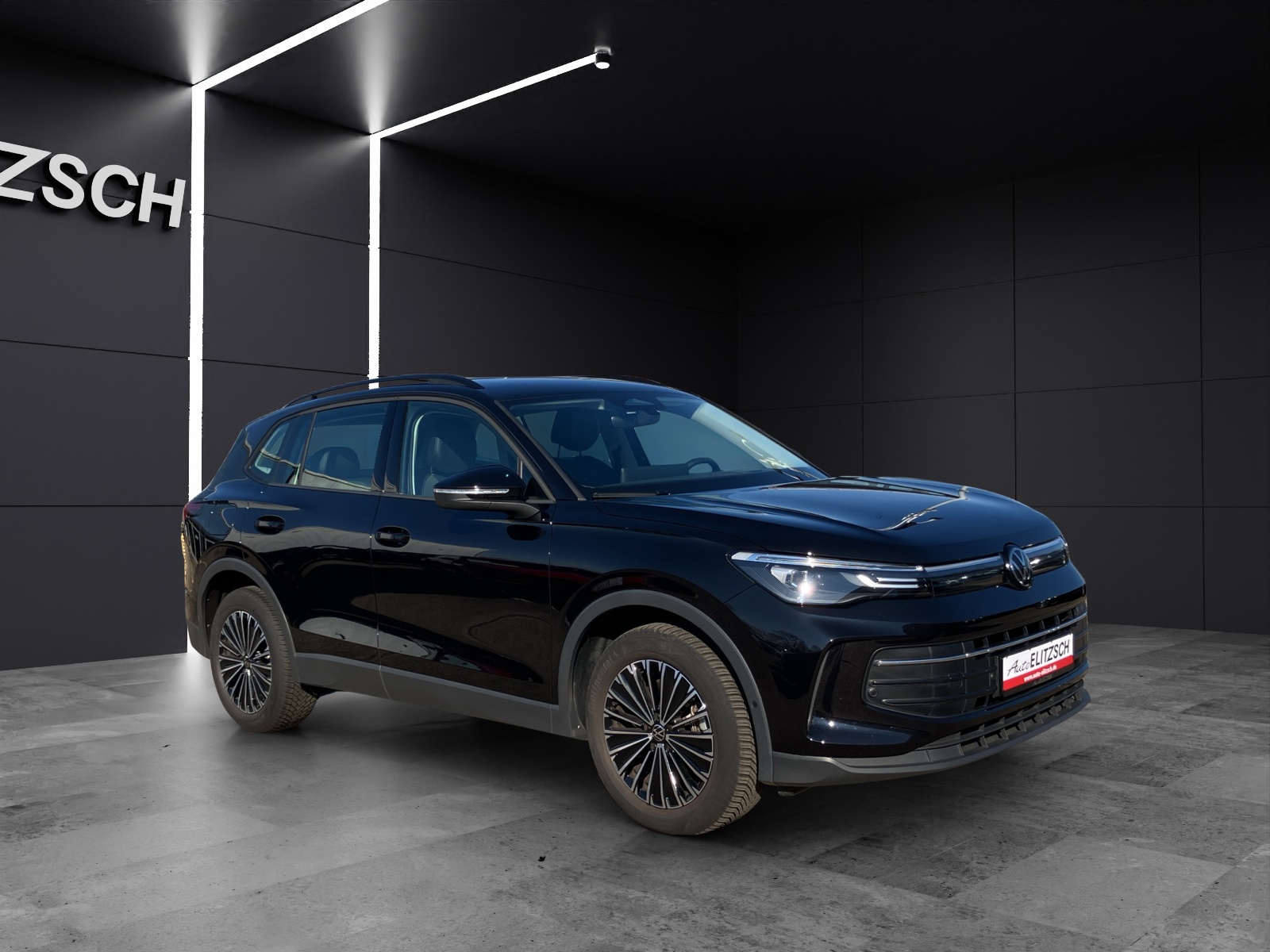 Fahrzeugabbildung Volkswagen Tiguan TDI DSG AHK RFK AppCon HuD ACC Lane-Assist SHZ NAVI LM