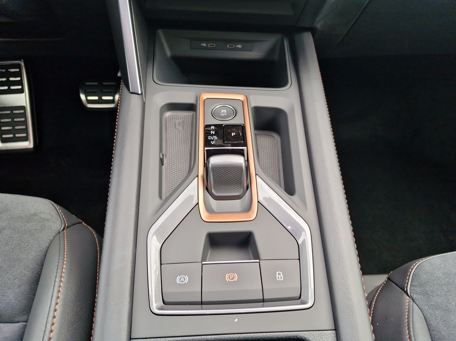 Fahrzeugabbildung CUPRA Formentor VZ 2.0 TSI 4Drive DSG AHZ LED KLIMA
