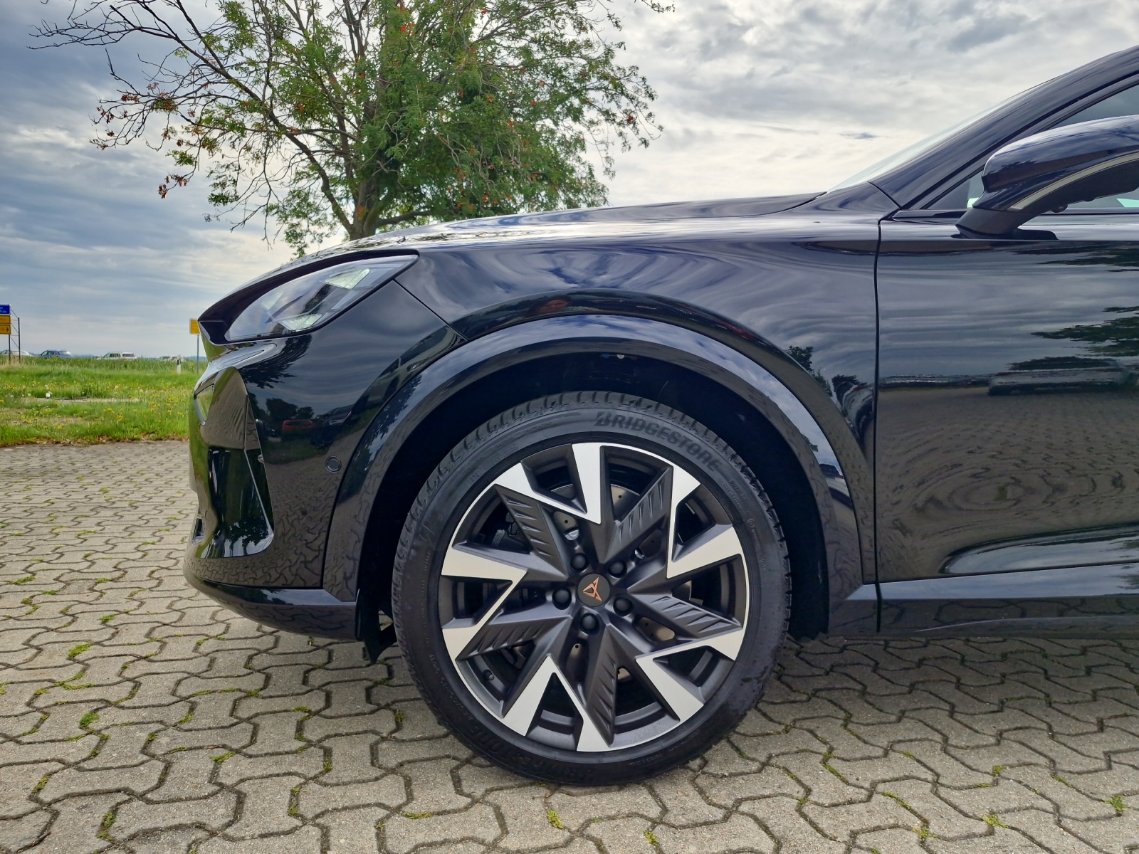 Fahrzeugabbildung CUPRA Formentor VZ 2.0 TSI 4Drive DSG AHZ LED KLIMA