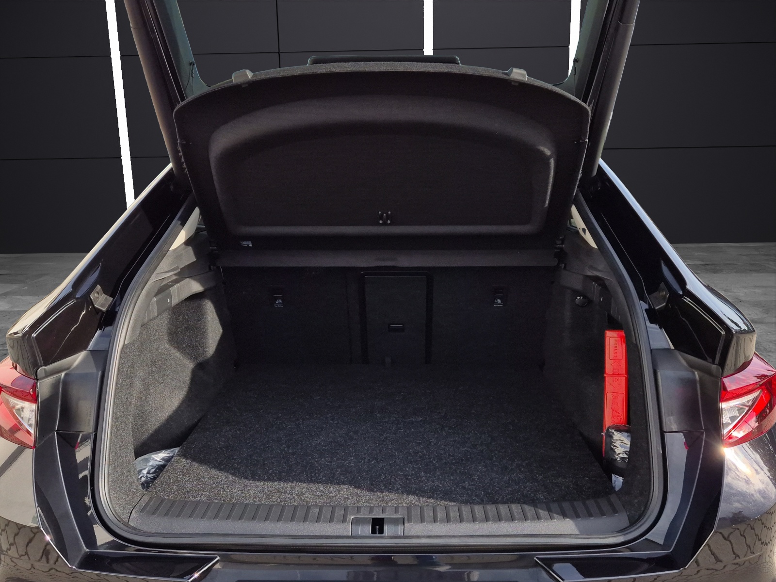 Fahrzeugabbildung SKODA Enyaq Coupé 85 Loft Matrix AHK WäPu Navi Pano ACC RFK SH 20