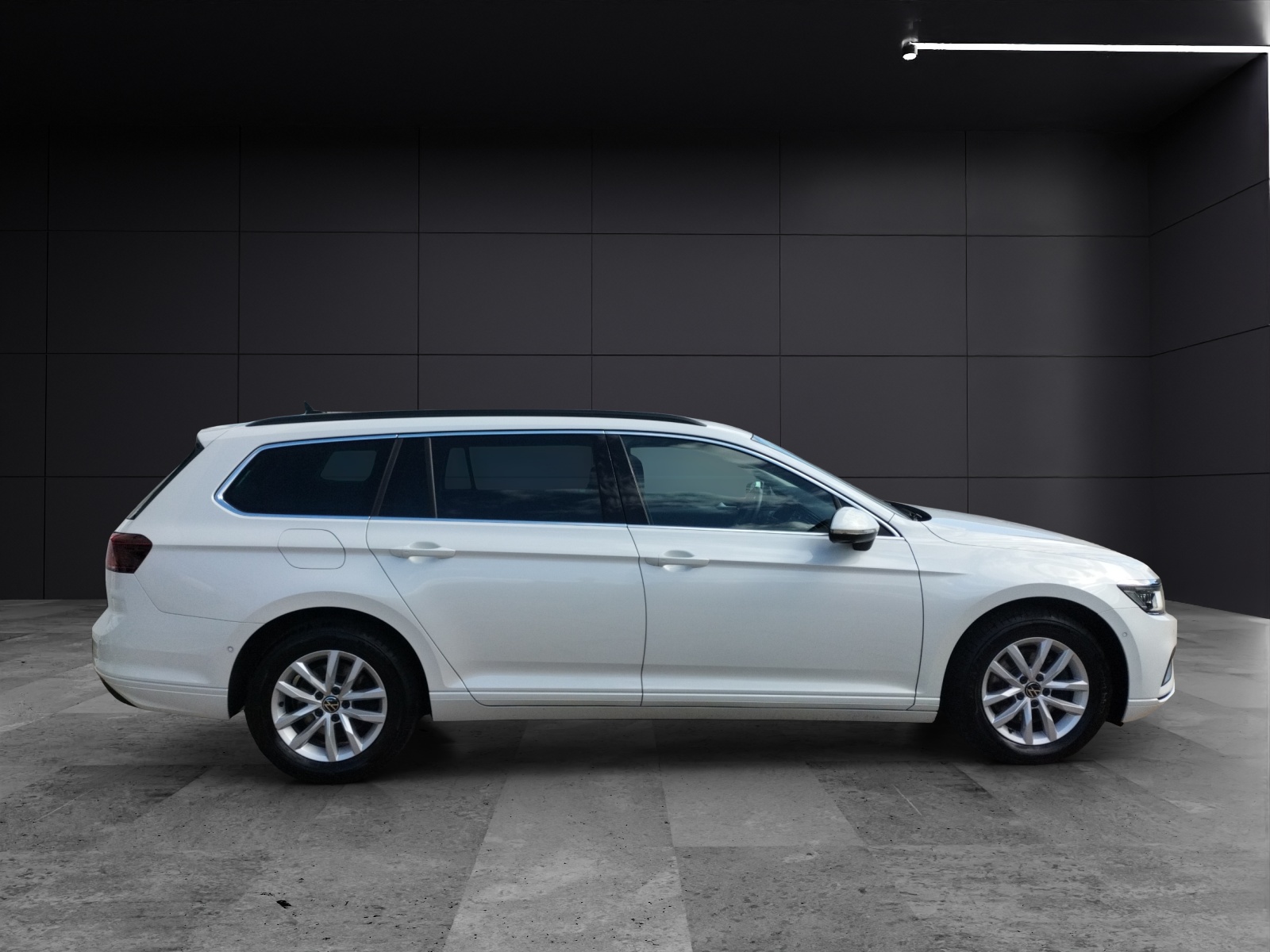 Fahrzeugabbildung Volkswagen Passat Variant TDI Business DSG Matrix AHK Navi AID ACC RFK SH