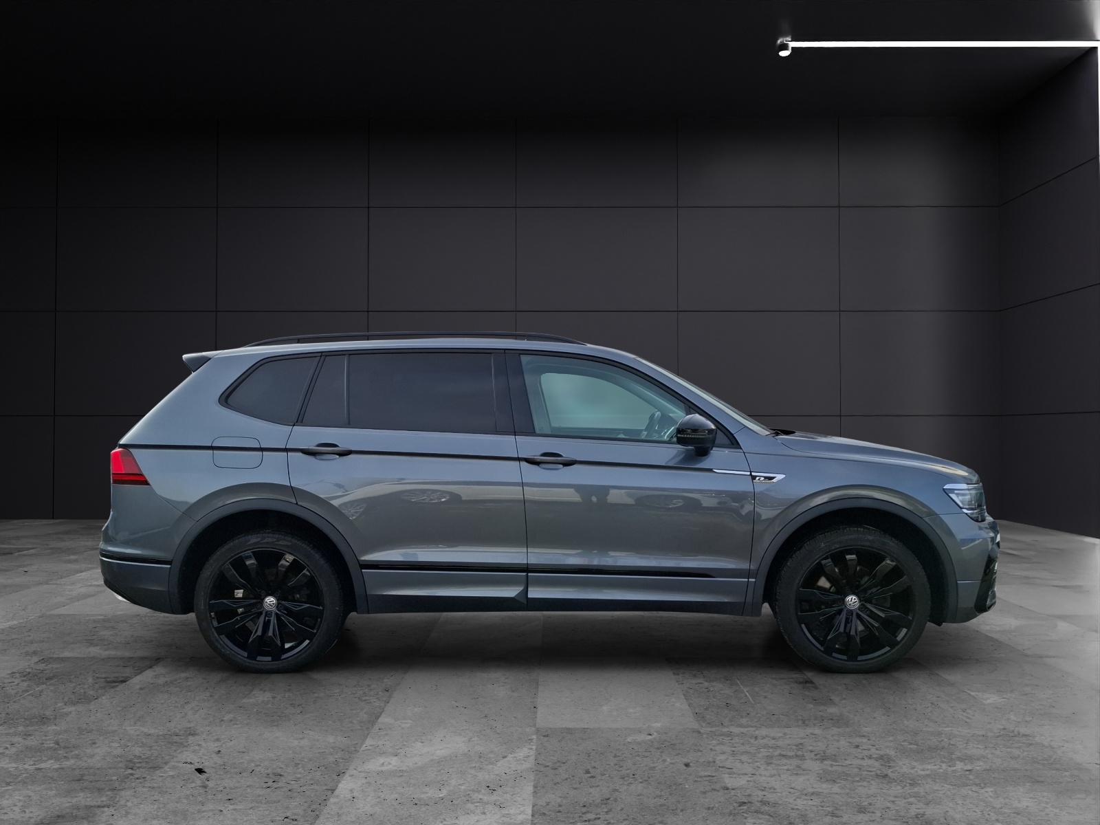 Fahrzeugabbildung Volkswagen Tiguan Allspace TDI Highline 4M DSG R-Line LED AHK Navi AID HUD Leder ACC SH 20