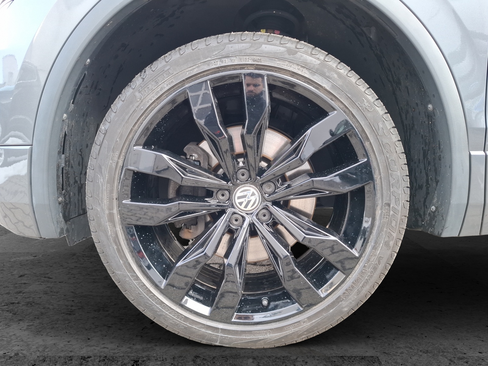 Fahrzeugabbildung Volkswagen Tiguan Allspace TDI Highline 4M DSG R-Line LED AHK Navi AID HUD Leder ACC SH 20