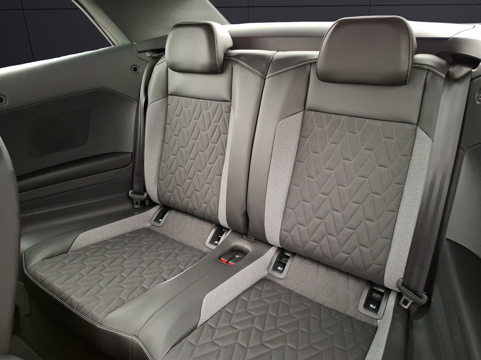 Fahrzeugabbildung Volkswagen T-Roc Cabrio 1.5l TSI DSG Goal