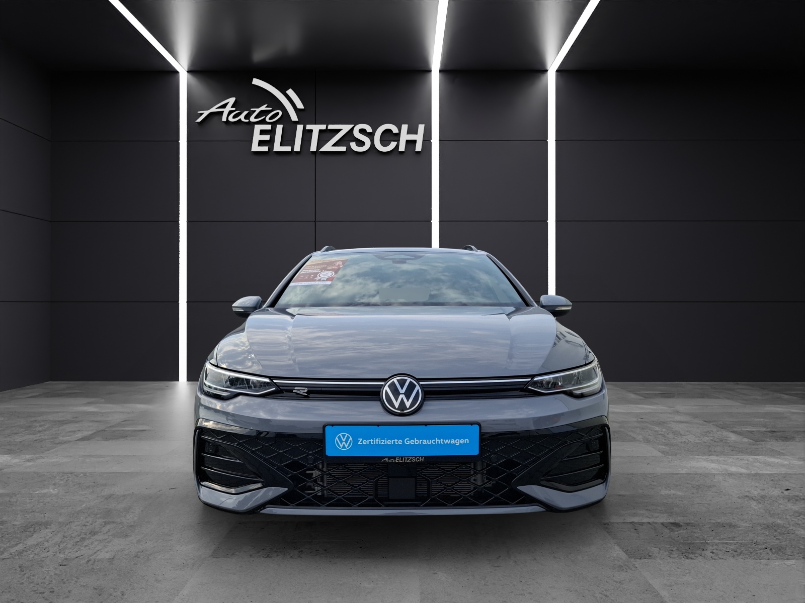Fahrzeugabbildung Volkswagen Golf VIII Variant TSI R-Line LED Navi AID HUD ACC RFK SHZ
