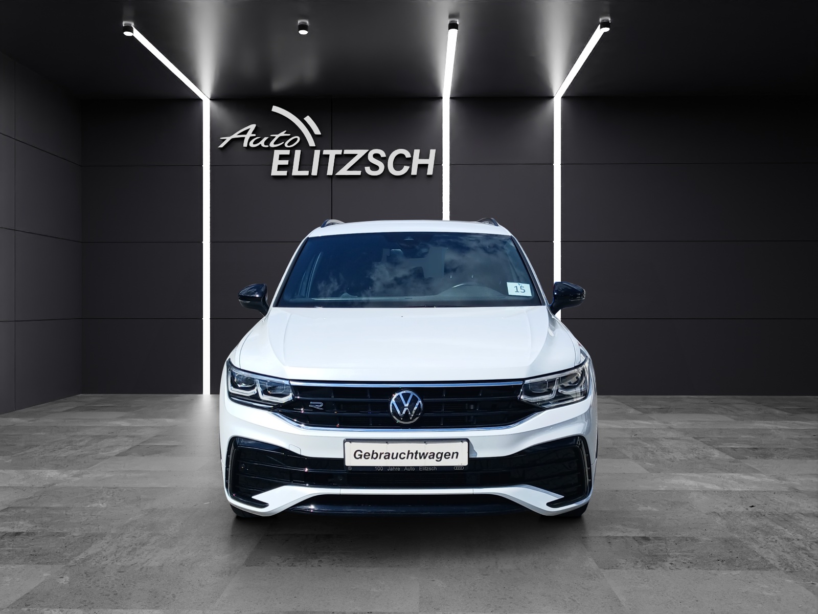 Fahrzeugabbildung Volkswagen Tiguan TDI R-Line DSG 4M Matrix AHK Navi AID ACC SH 20
