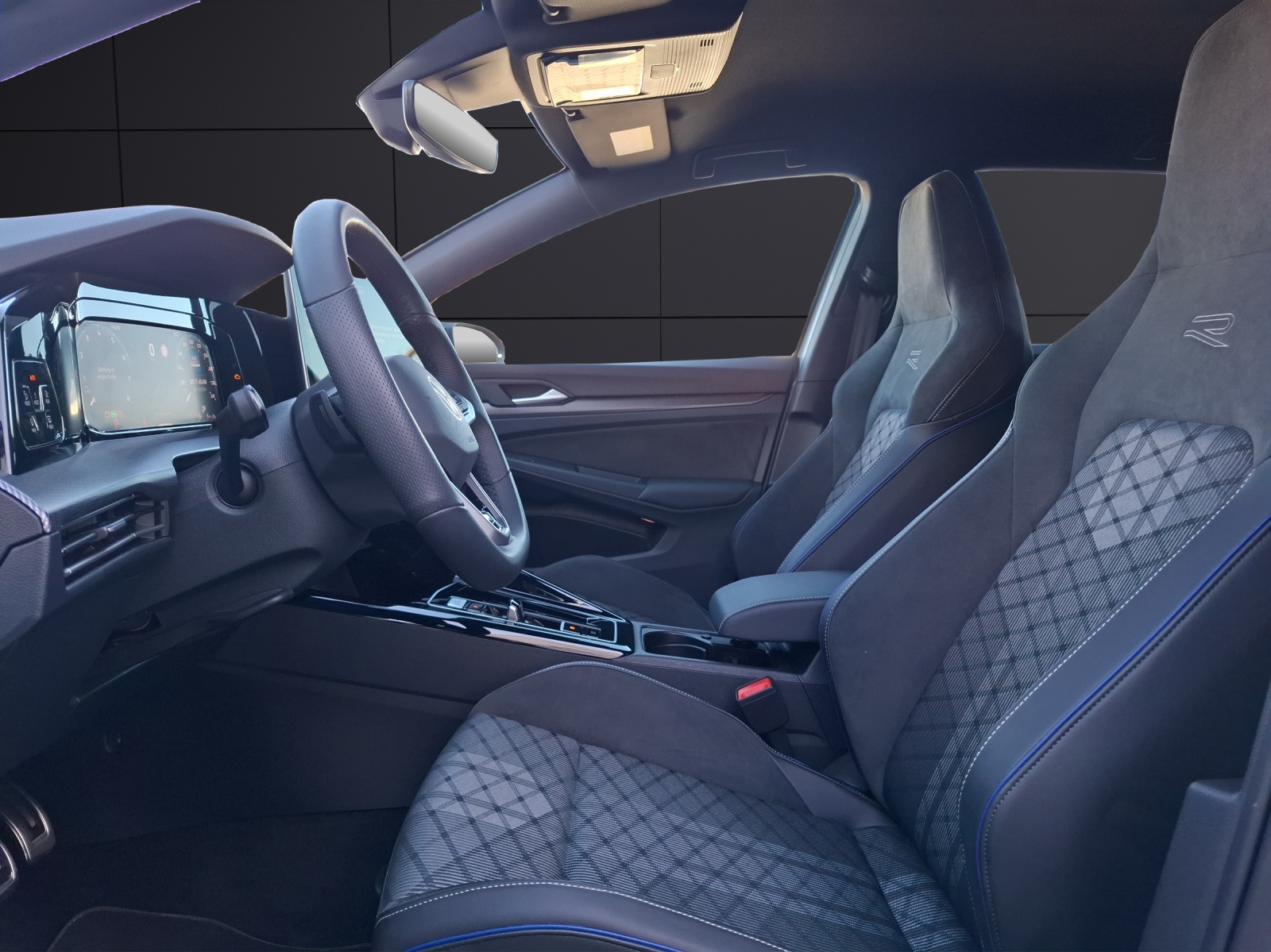 Fahrzeugabbildung Volkswagen Golf VIII Variant eTSI R-Line DSG LEDplus Navi AID HUD ACC RFK SH