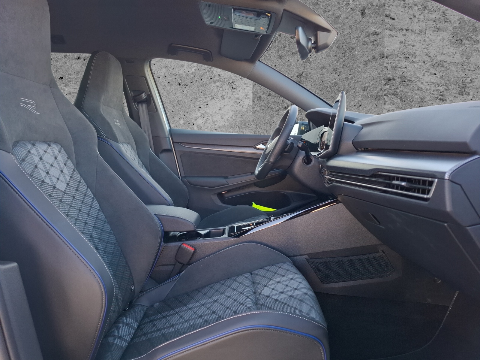 Fahrzeugabbildung Volkswagen Golf VIII Variant eTSI R-Line DSG LEDplus Navi AID HUD ACC RFK SH