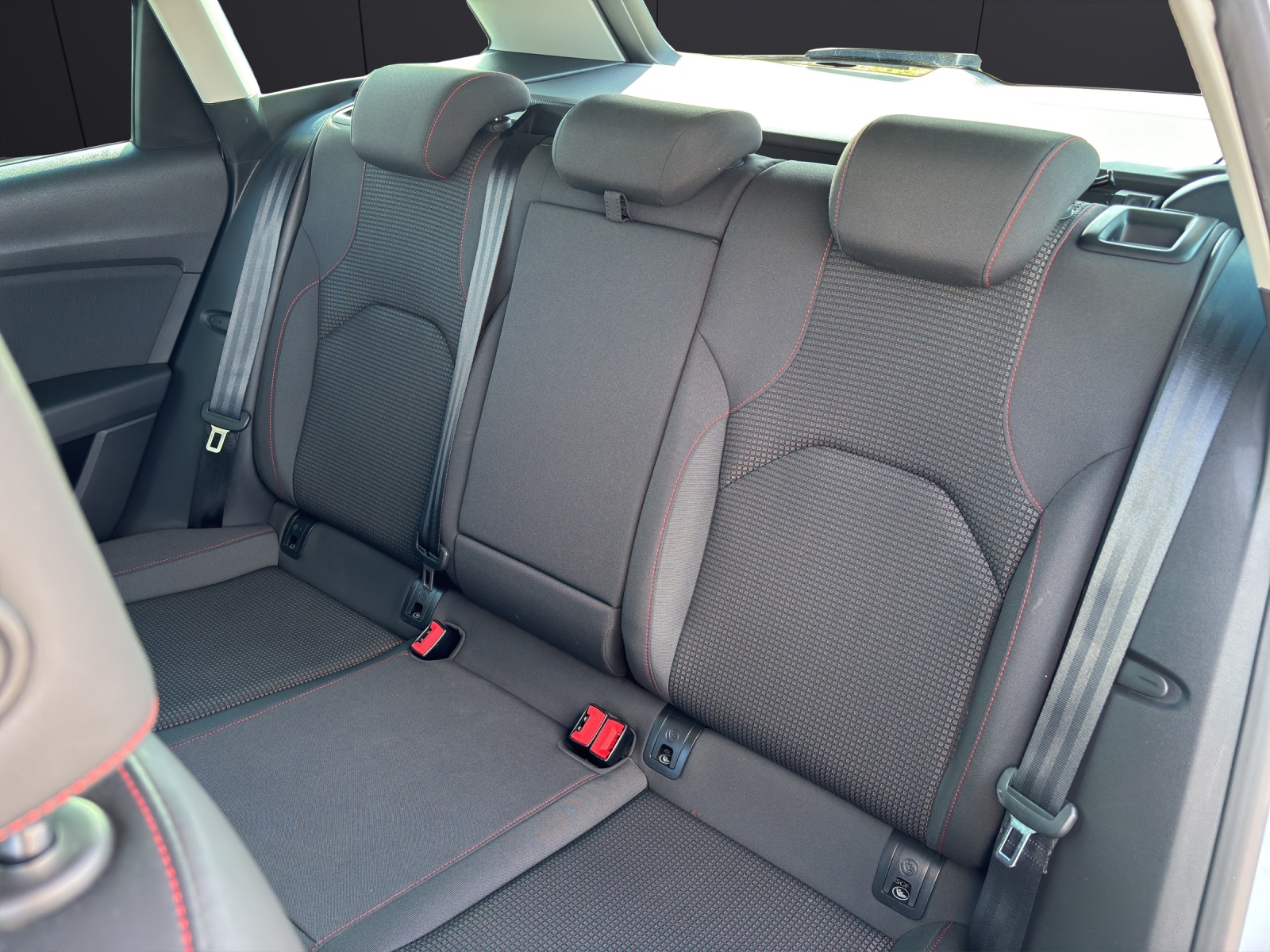 Fahrzeugabbildung SEAT Leon ST FR 1.5 TSI LED RFK Keyless SH