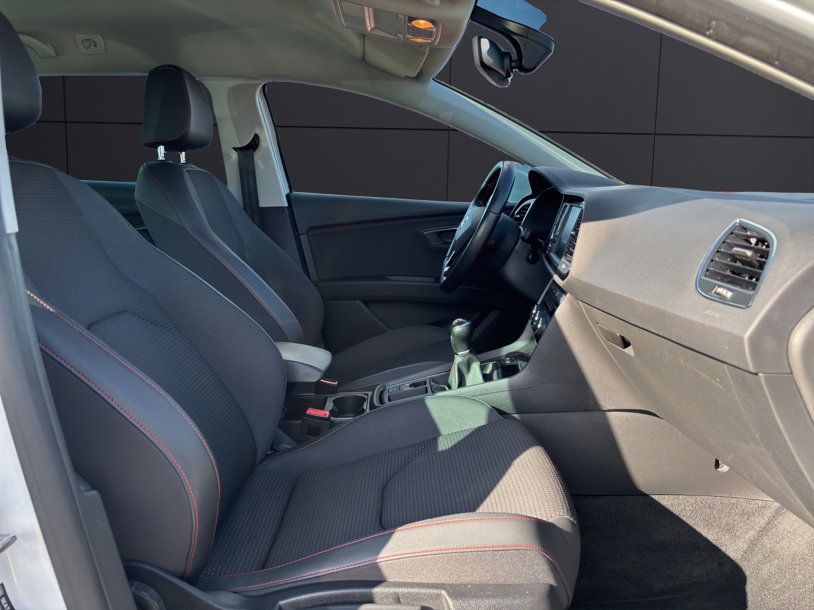 Fahrzeugabbildung SEAT Leon ST FR 1.5 TSI LED RFK Keyless SH