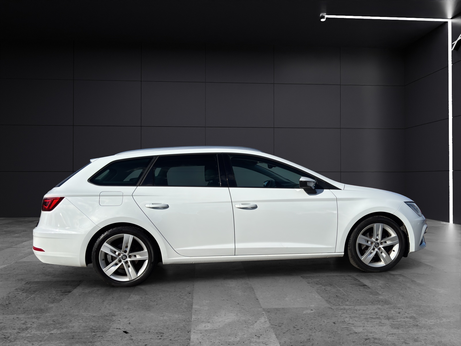 Fahrzeugabbildung SEAT Leon ST FR 1.5 TSI LED RFK Keyless SH