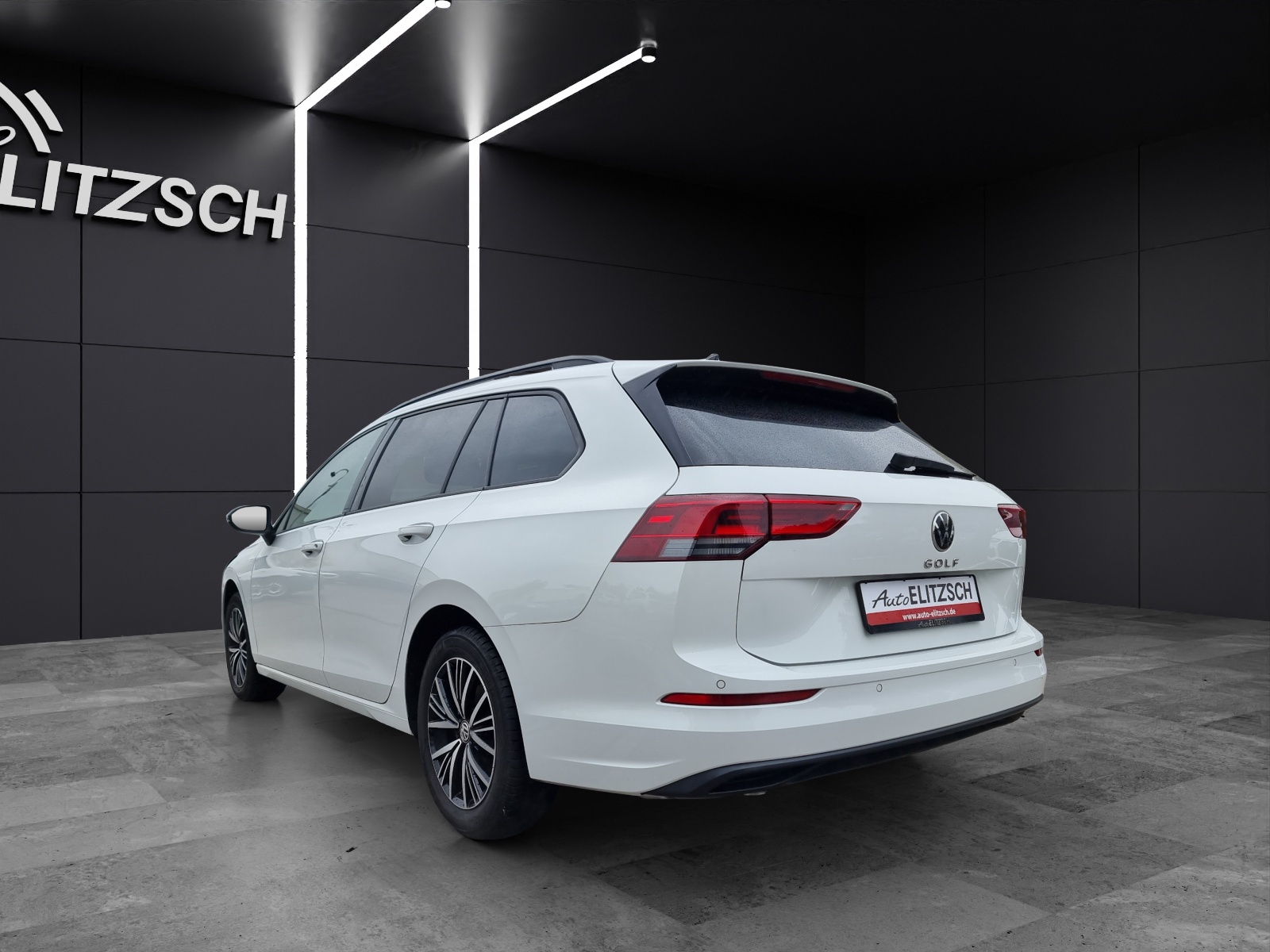 Fahrzeugabbildung Volkswagen Golf VIII Variant Business TDI DSG LED ACC SHZ PDC Ambiente Navi Klima