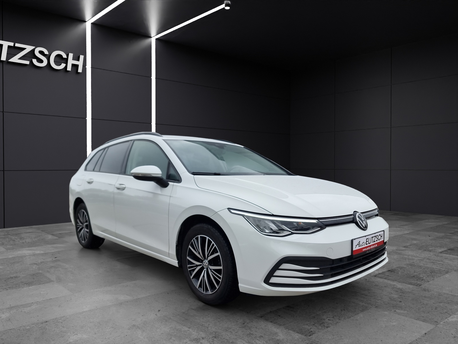 Fahrzeugabbildung Volkswagen Golf VIII Variant Business TDI DSG LED ACC SHZ PDC Ambiente Navi Klima